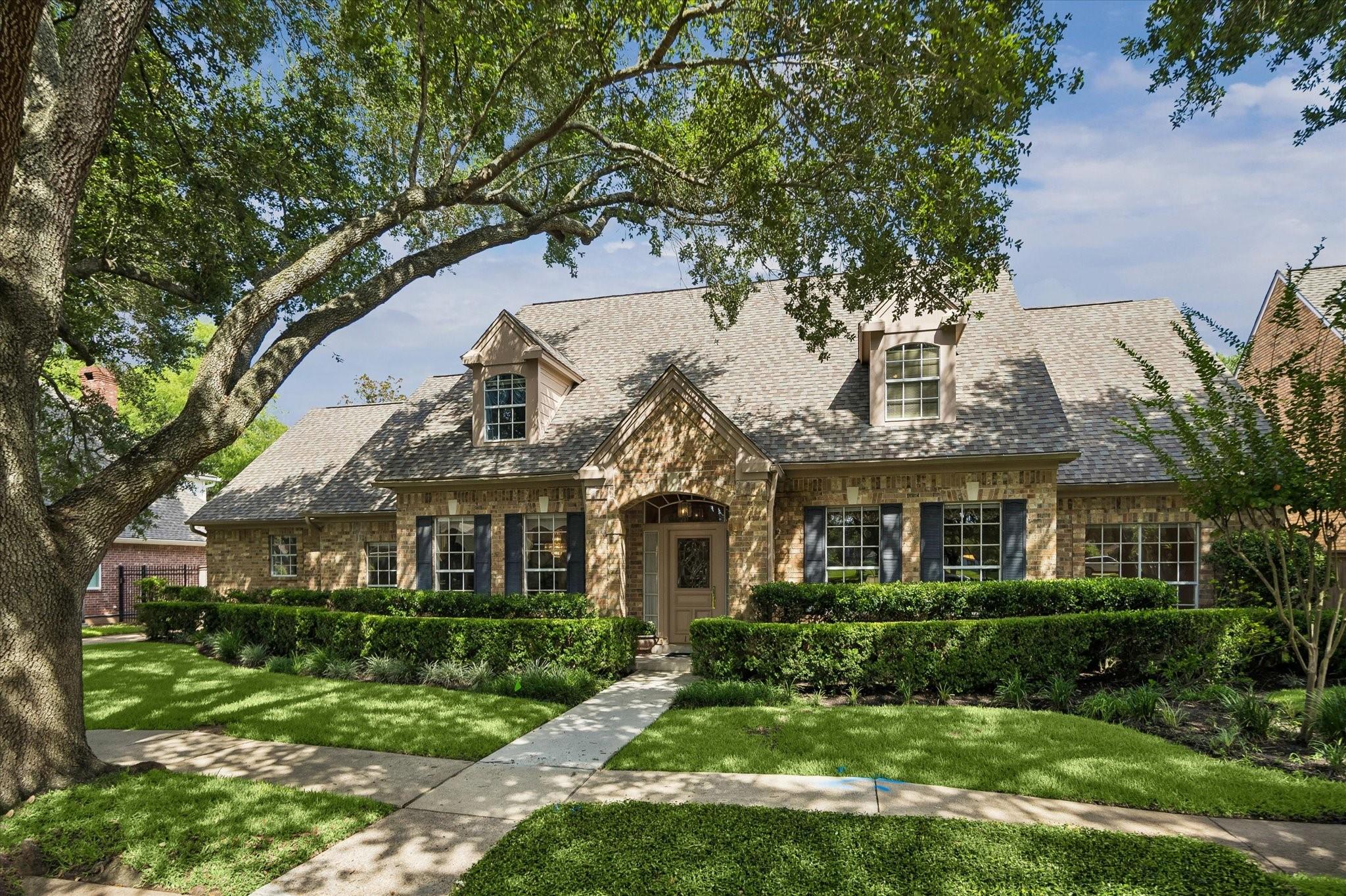 1419 Camelot Place — photo