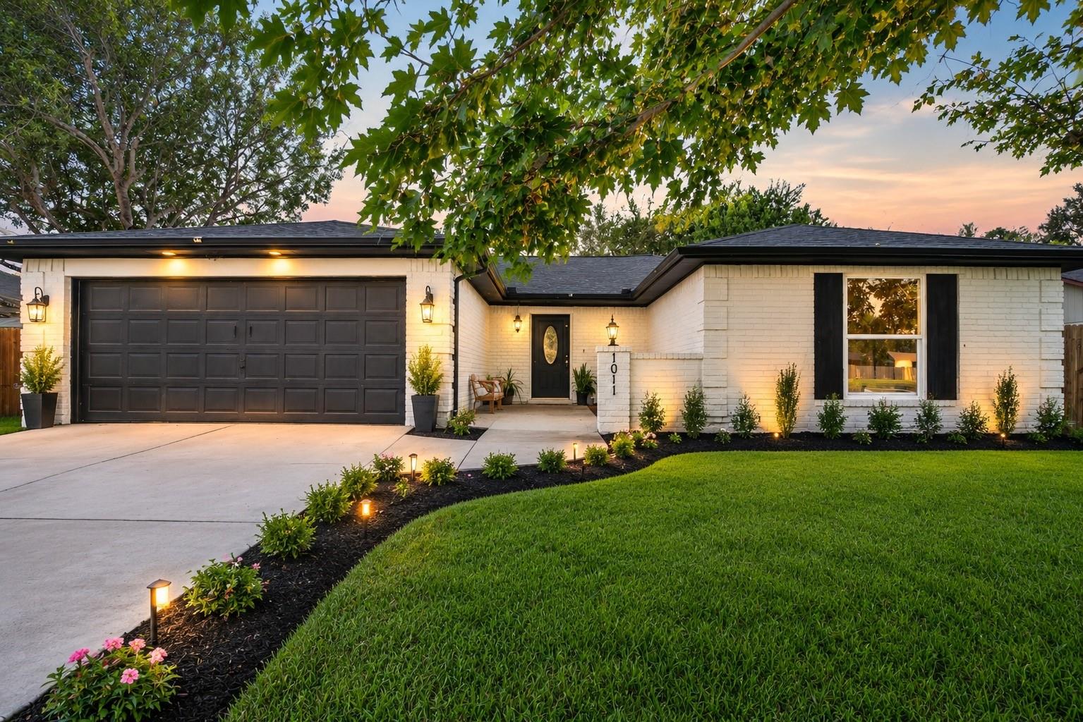 1011 Kensington Drive — photo