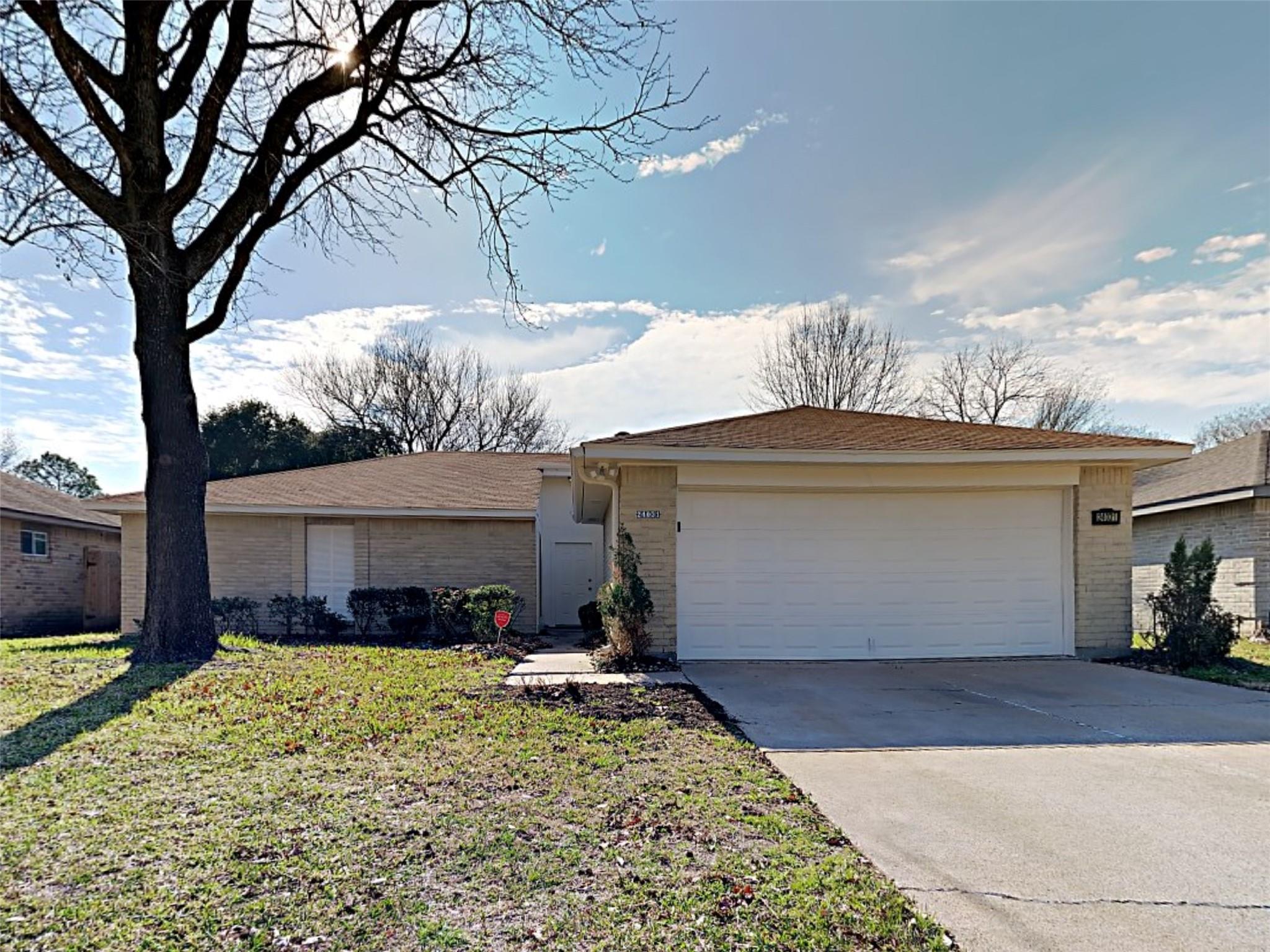 24031 Griffin House Lane — photo