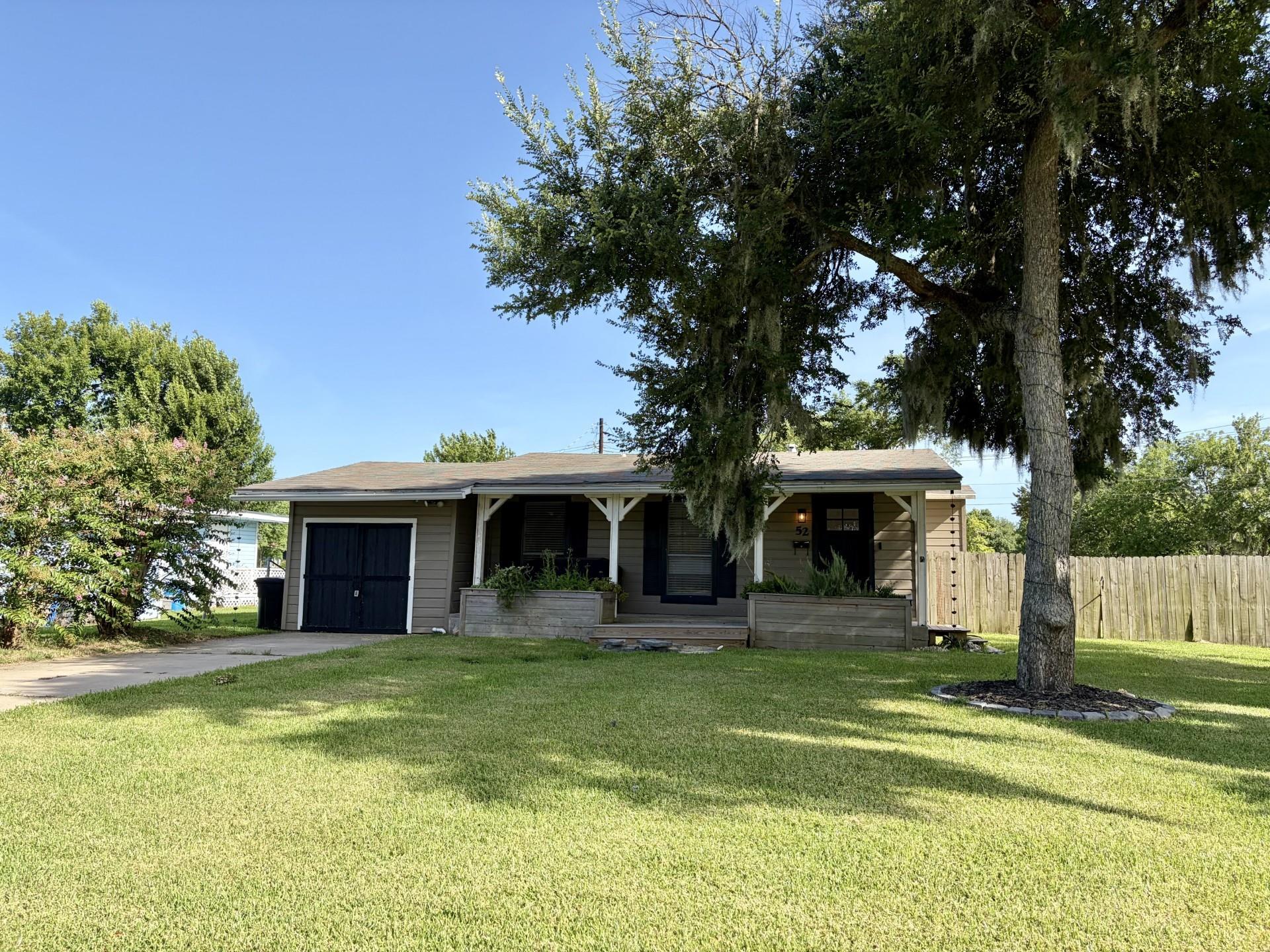 52 Periwinkle Court — photo