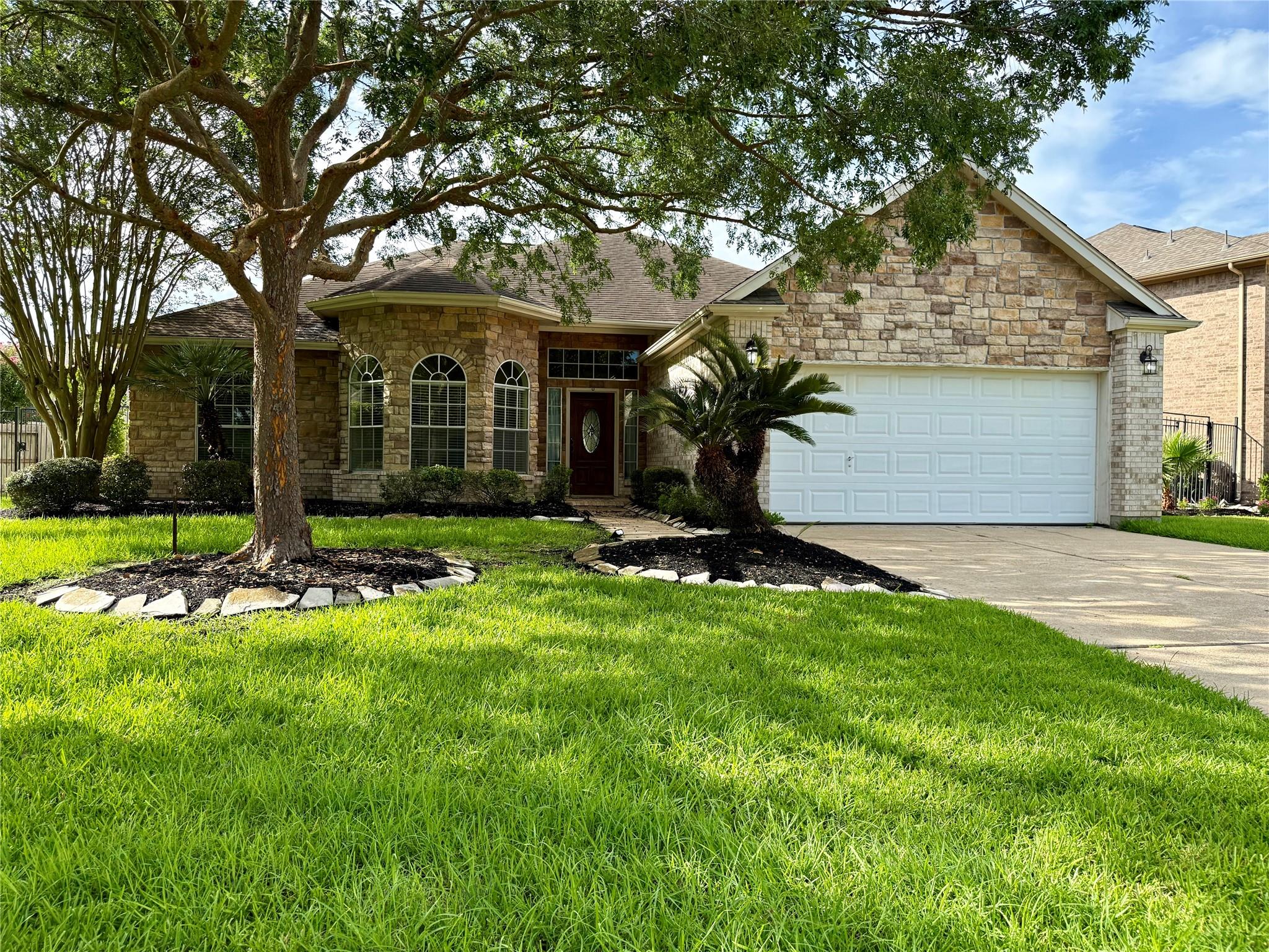 3221 River Birch Drive — photo
