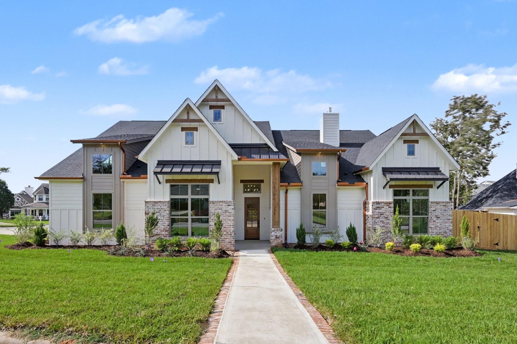 5442 Edgewater Court — photo