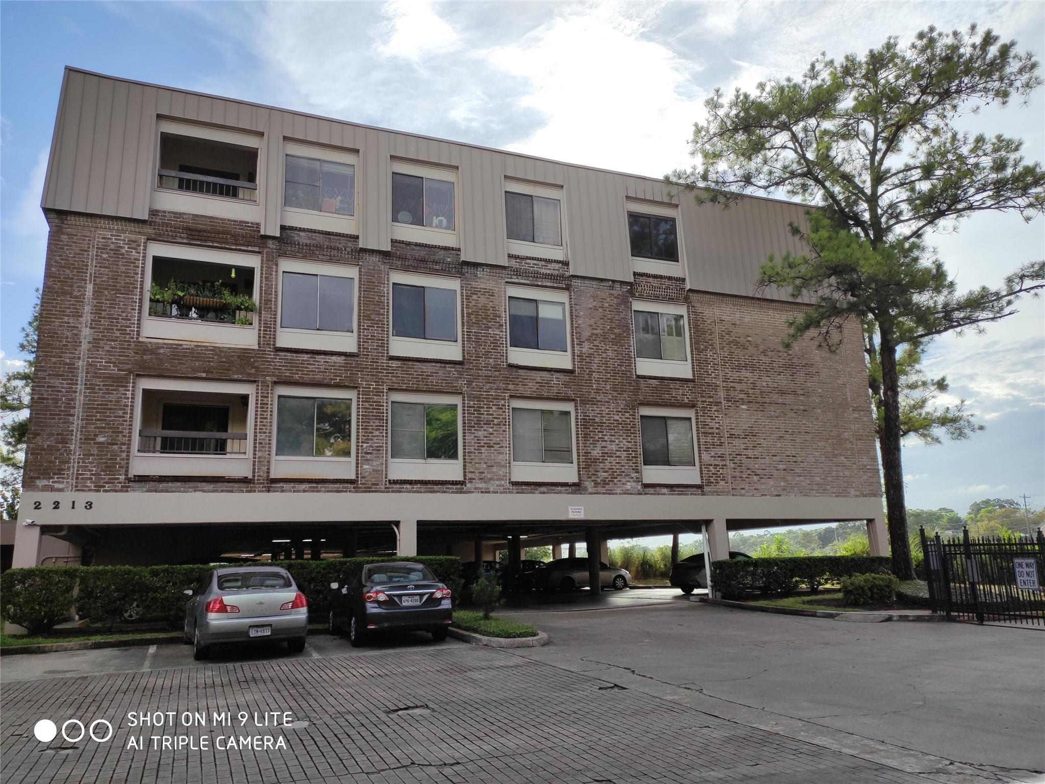 2213 S Braeswood Boulevard #13a — photo