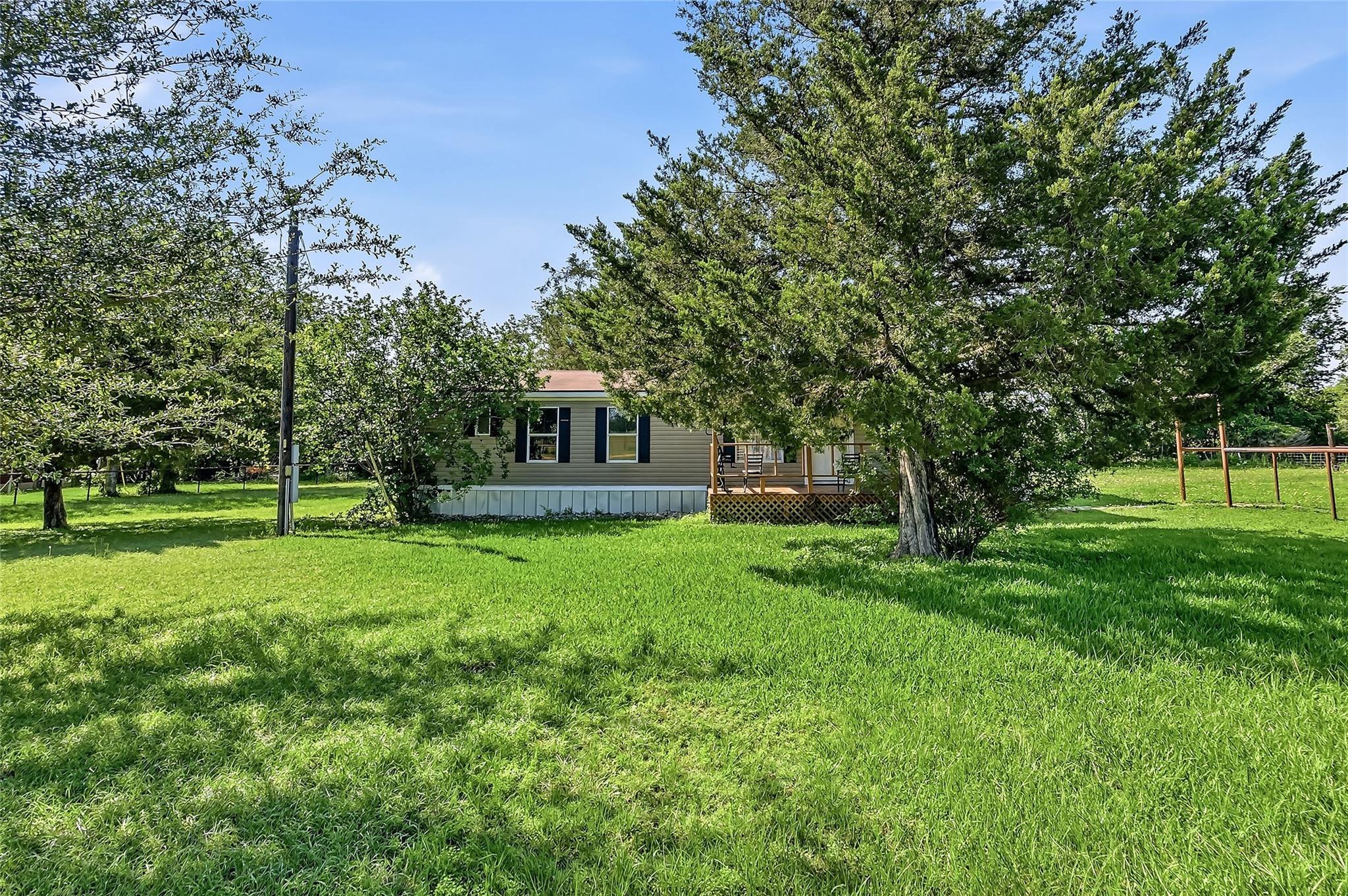 1027 Private Road 4041 — photo