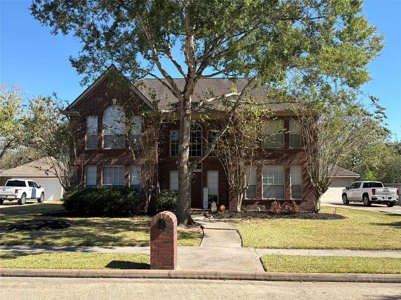 1209 Twin Oaks Street — photo