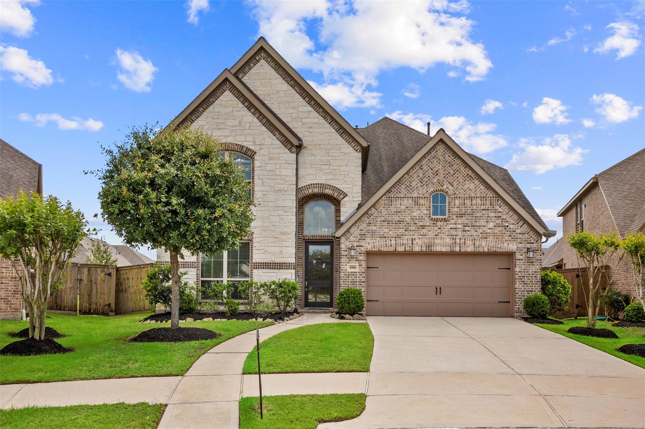 6906 Honeybird Meadow Circle — photo