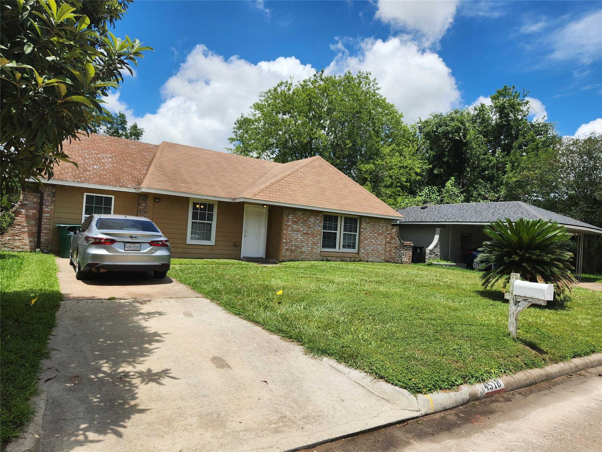 4518 Oak Shadows Drive — photo