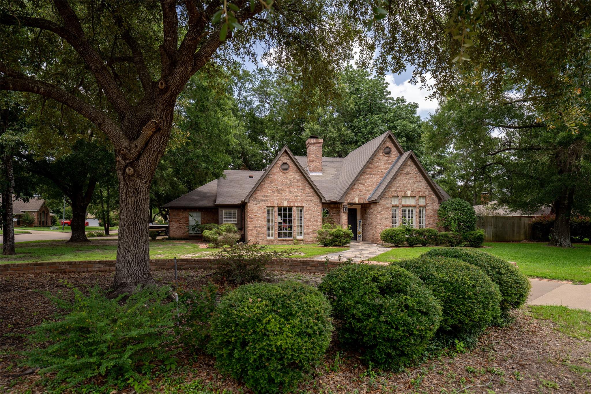 1200 Mary Lee Lane — photo