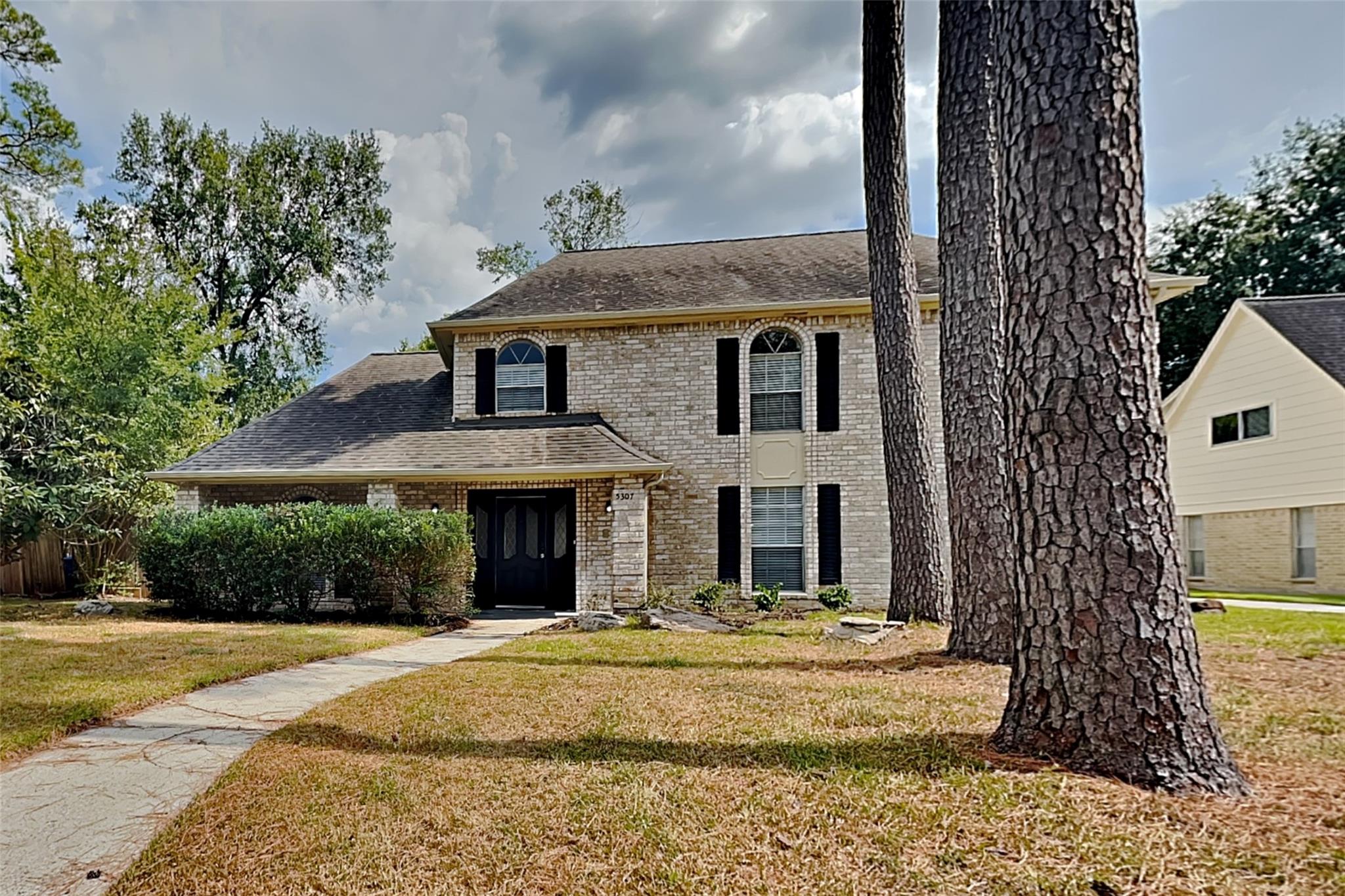 5307 Summerfield Lane — photo