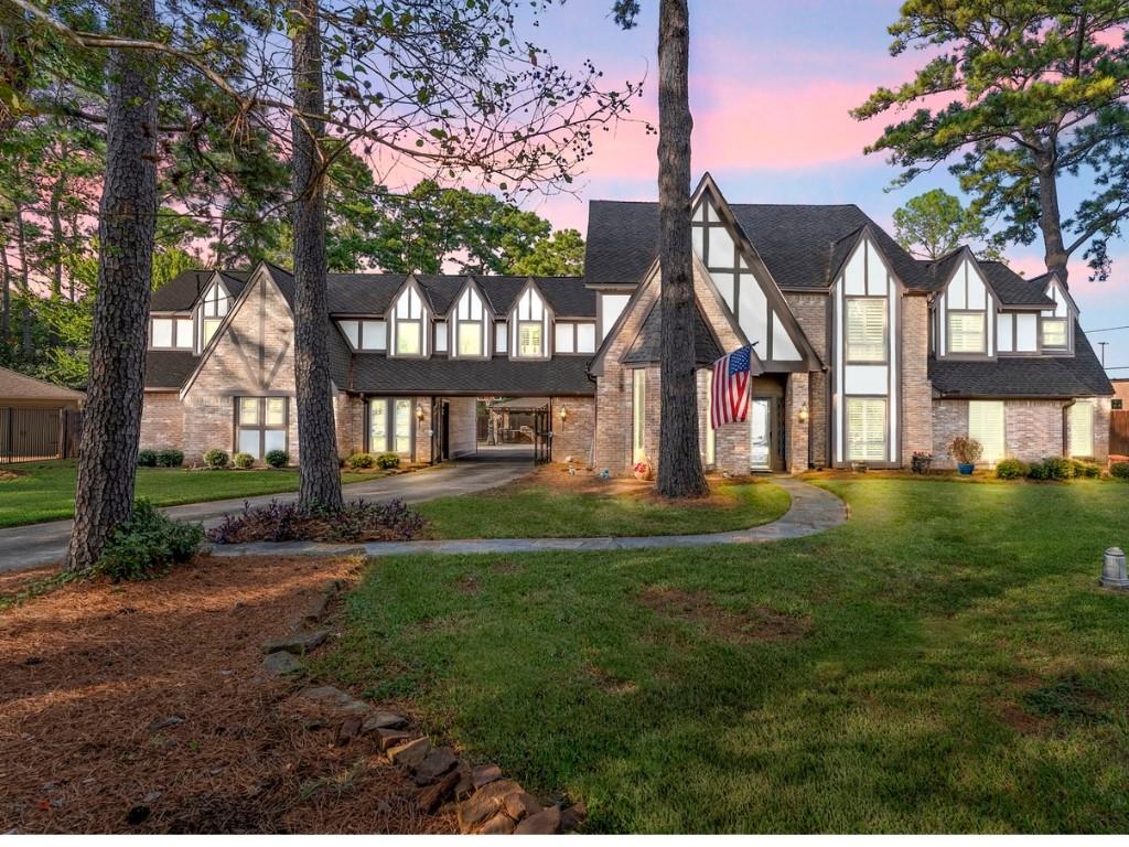 8202 Forest Ridge Road — photo