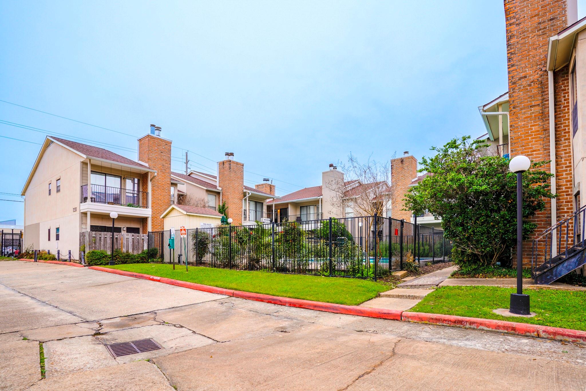 1818 Augusta Drive #27 — photo