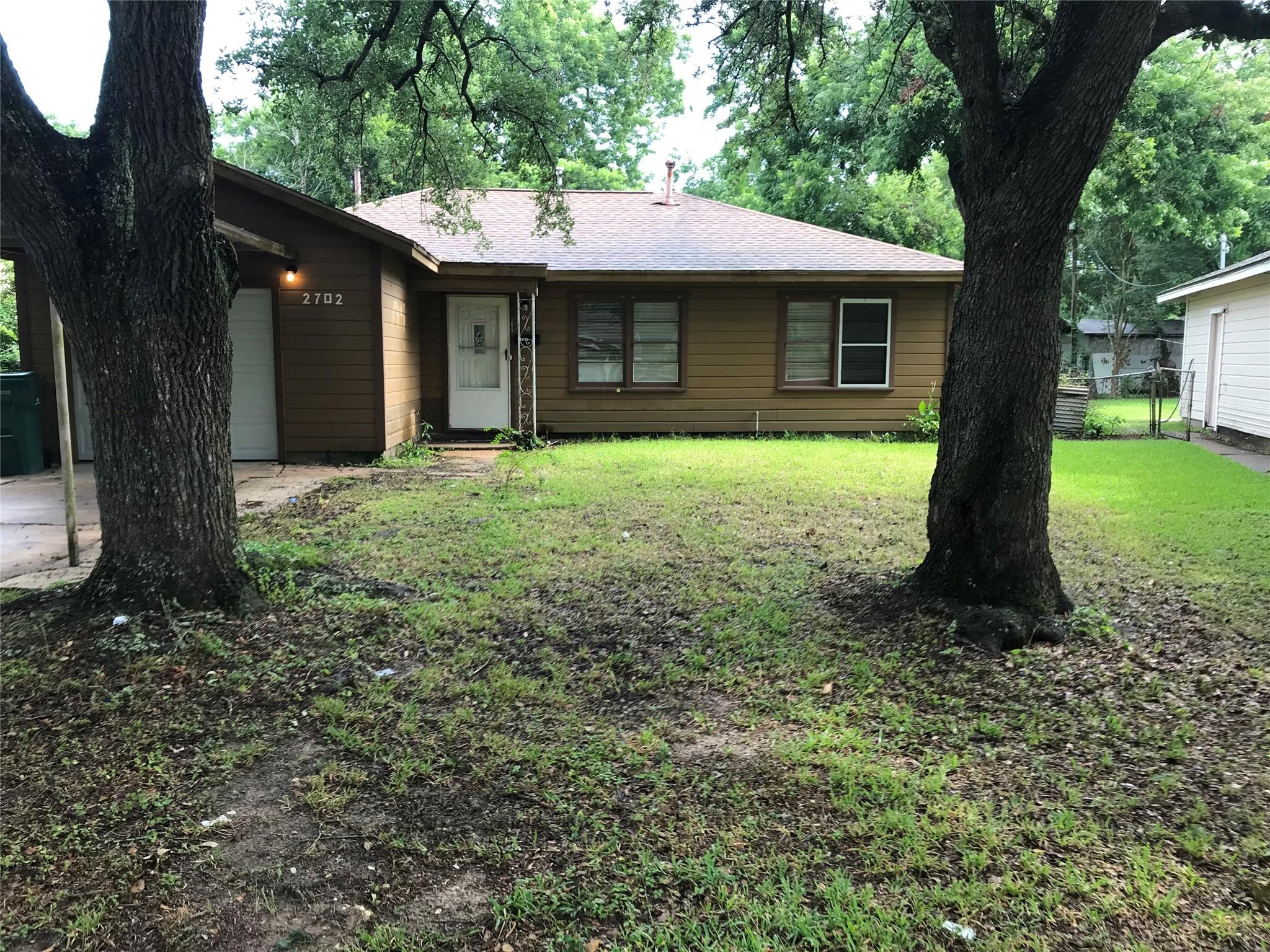 2702 N Camp Circle — photo