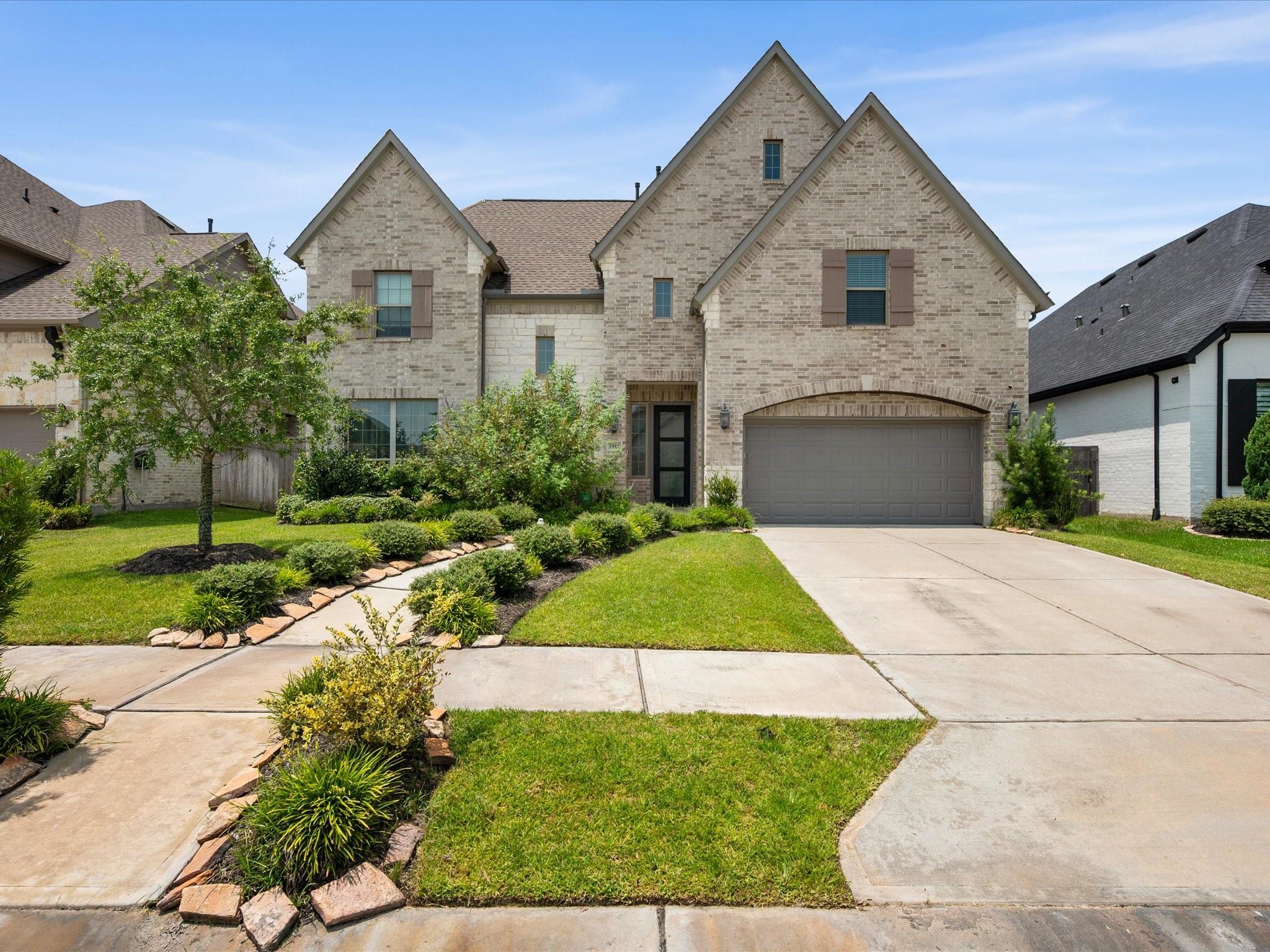 1911 Golden Leaf Drive — photo