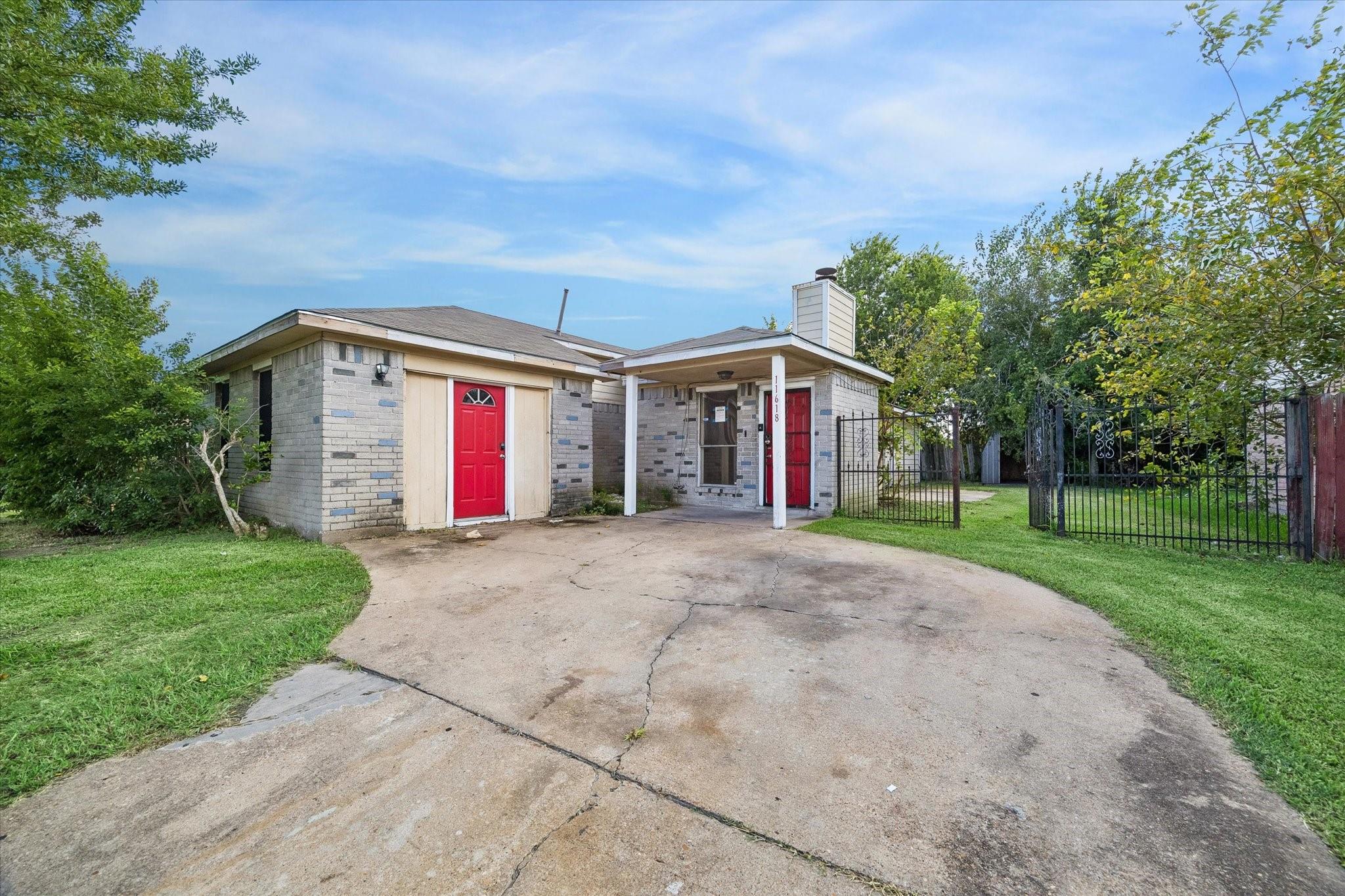 11618 Roandale Drive — photo