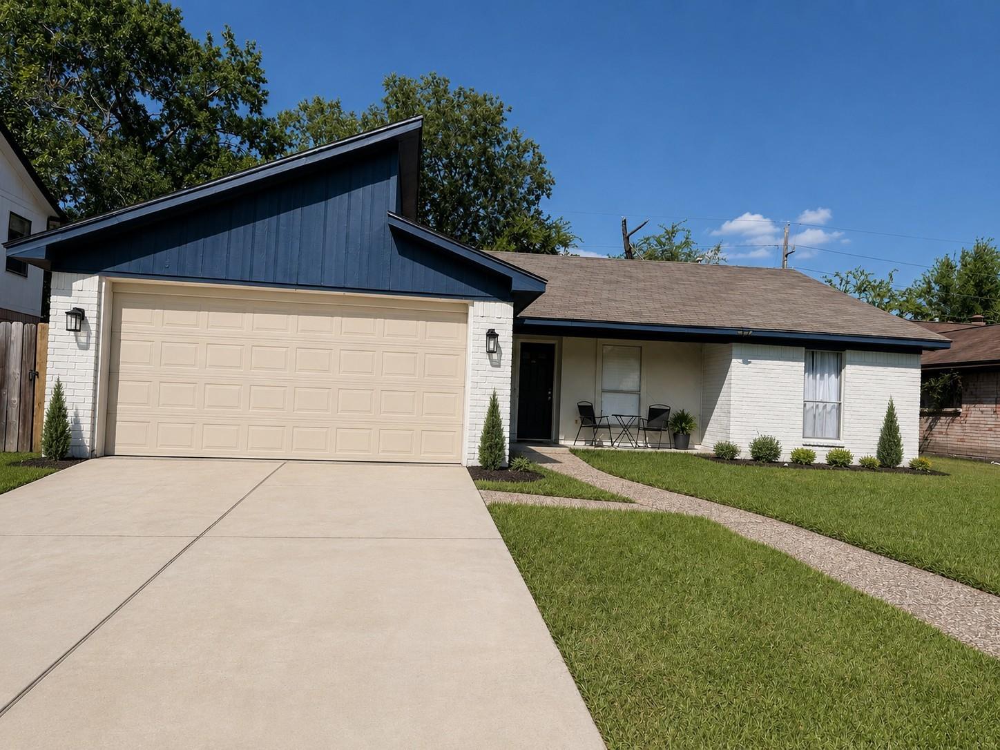 23718 Canyon Lake Drive — photo