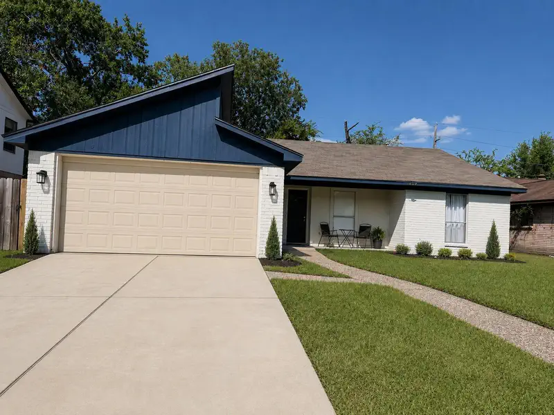 23718 Canyon Lake Drive — photo