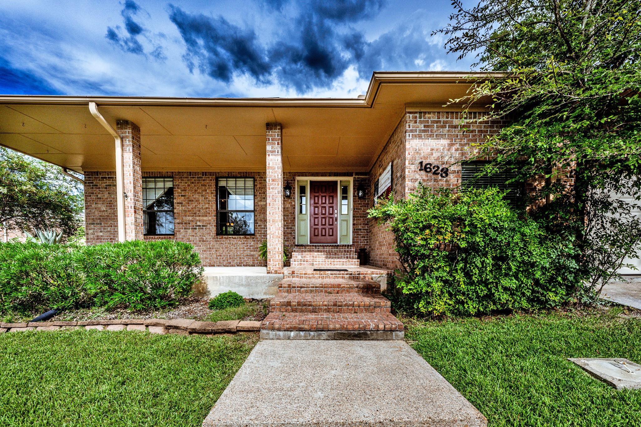 1623 Green Briar Drive — photo