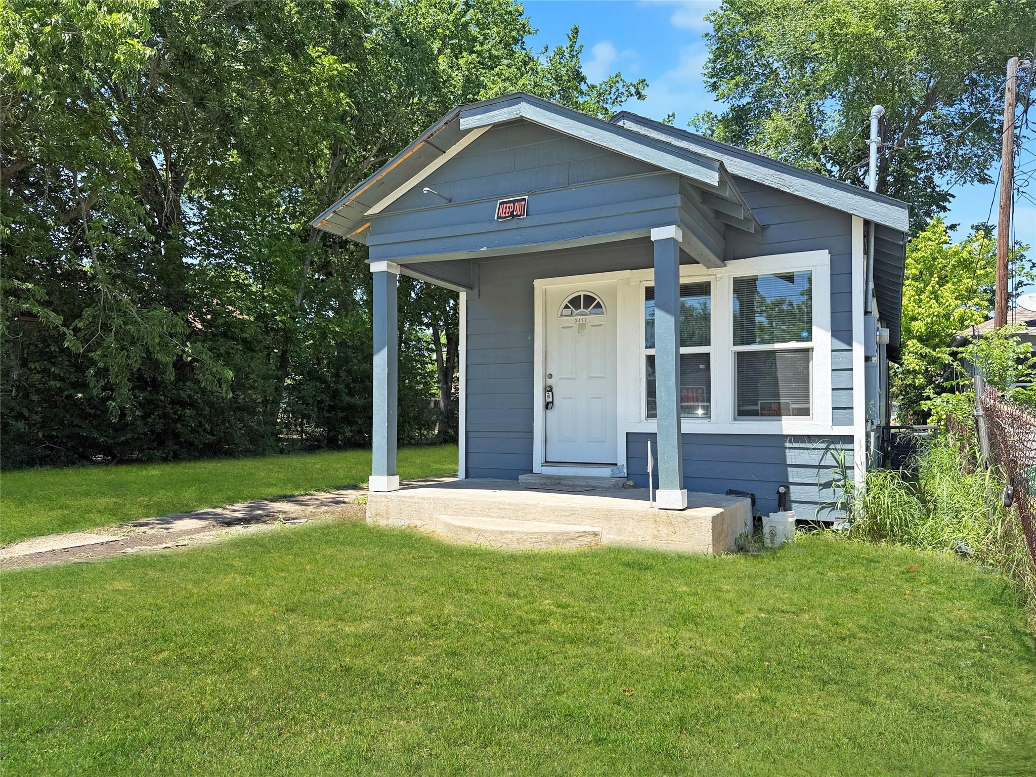 3423 Dennis Street — photo