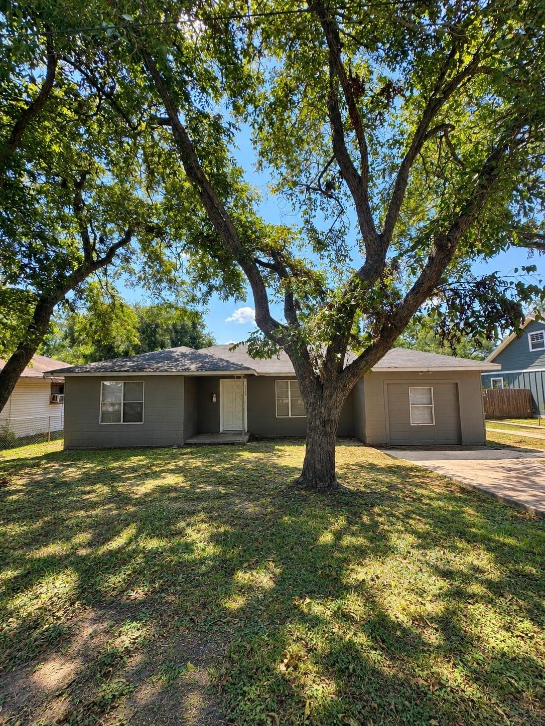 1006 Barnhill — photo