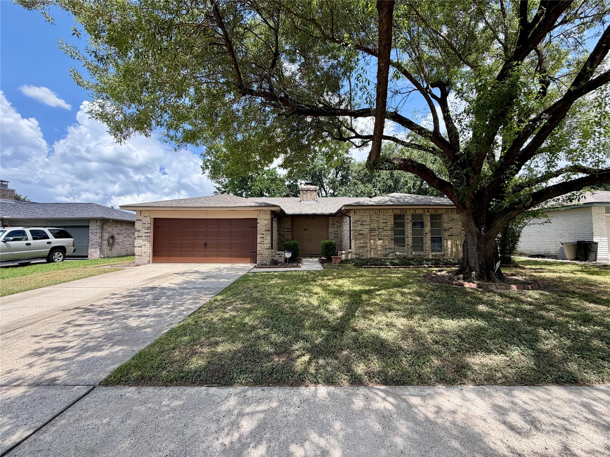 2218 Green Knoll Drive — photo