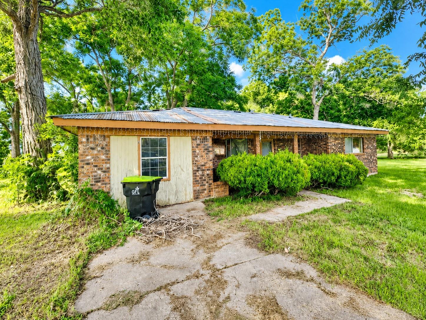 905 E Columbus Drive — photo