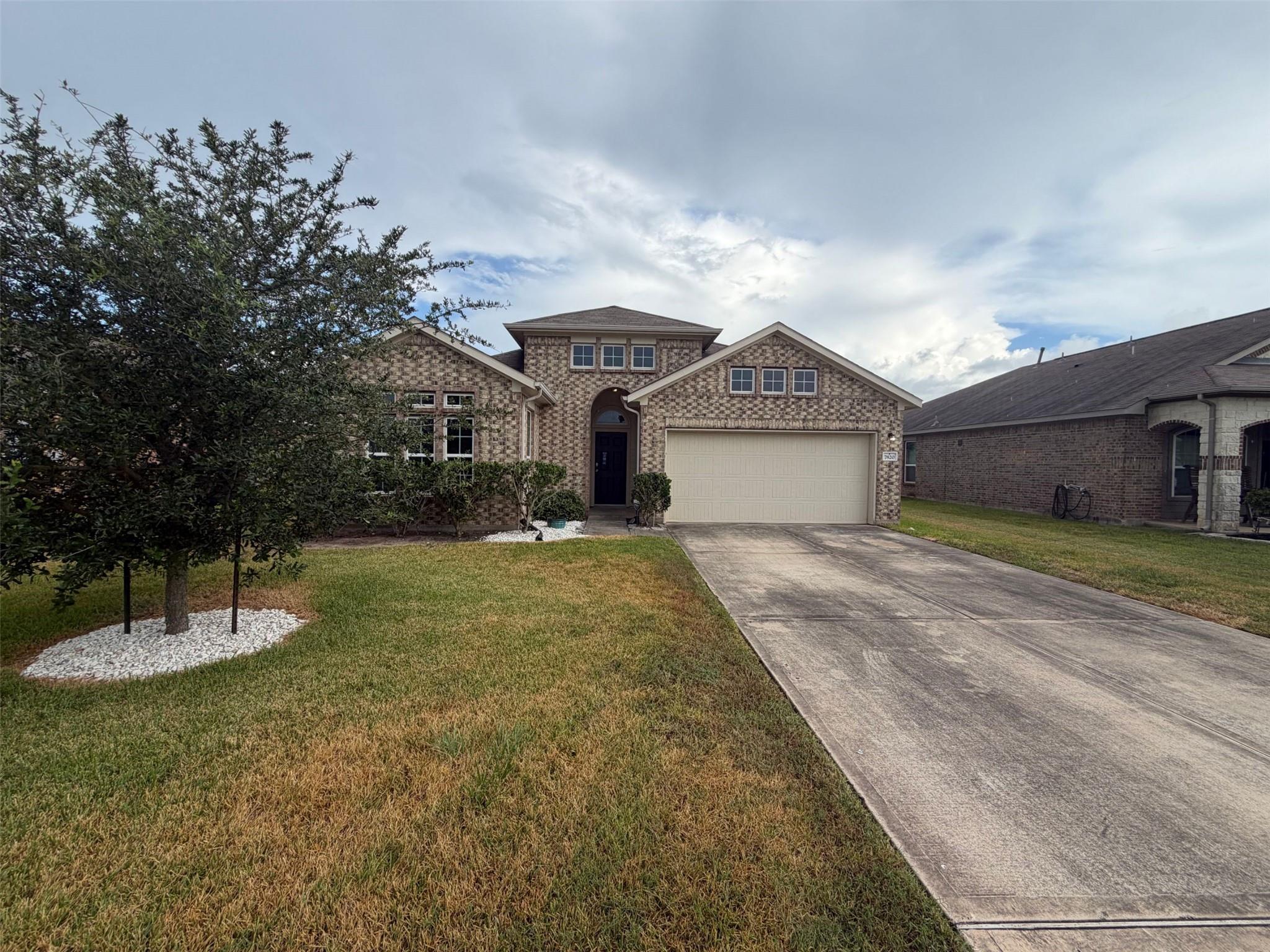 7820 Amber Court — photo
