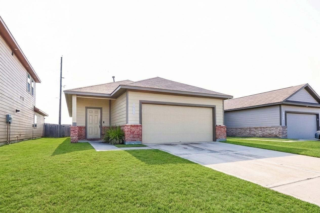 10010 Yanet Grove Lane — photo