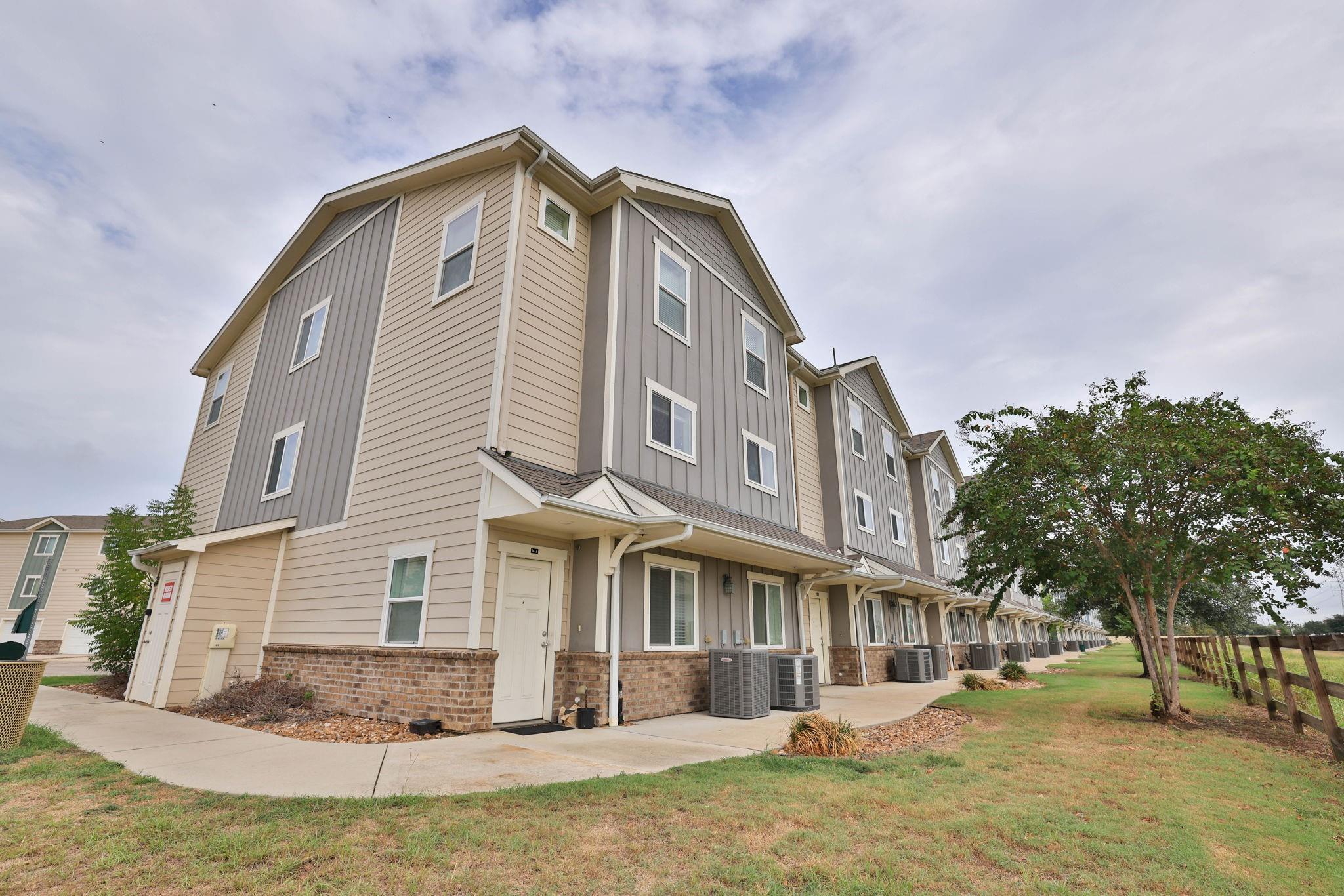 21155 Gosling Road #D 14 D — photo