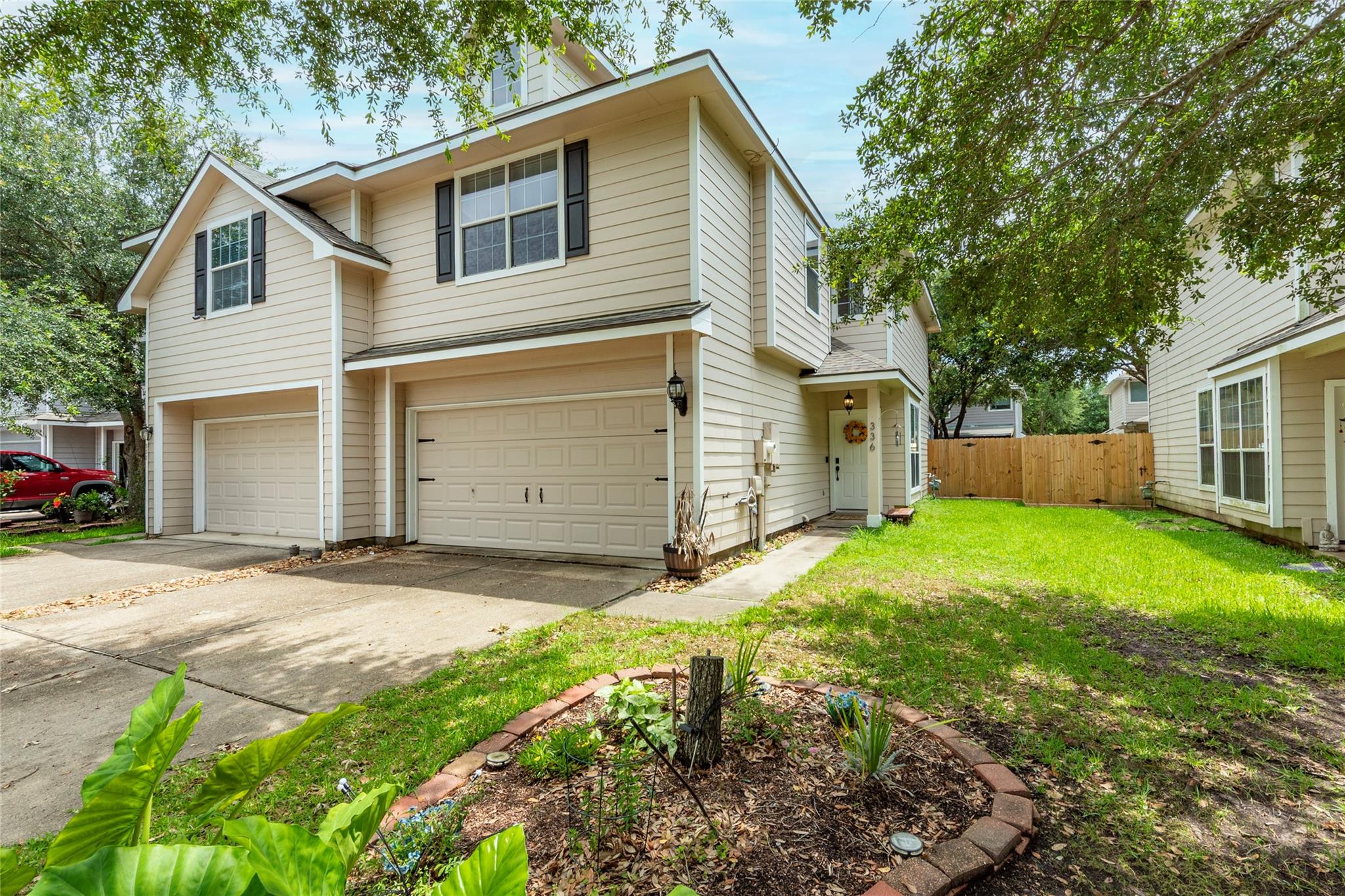 336 Capella Oaks Lane — photo