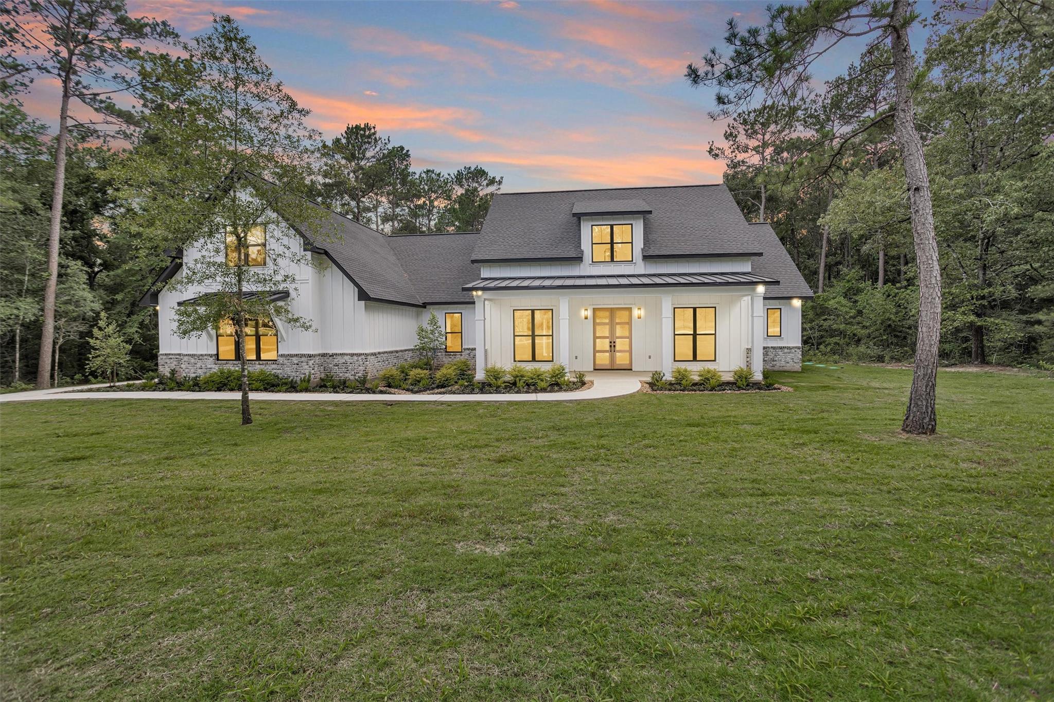9384 Cedar Bend — photo