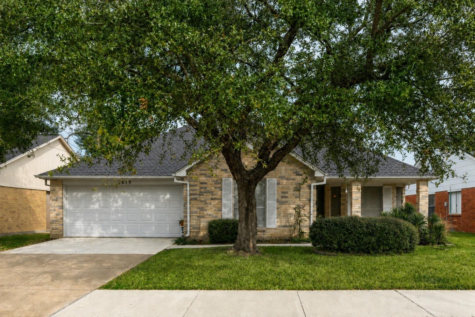 2819 S Peach Hollow Circle — photo