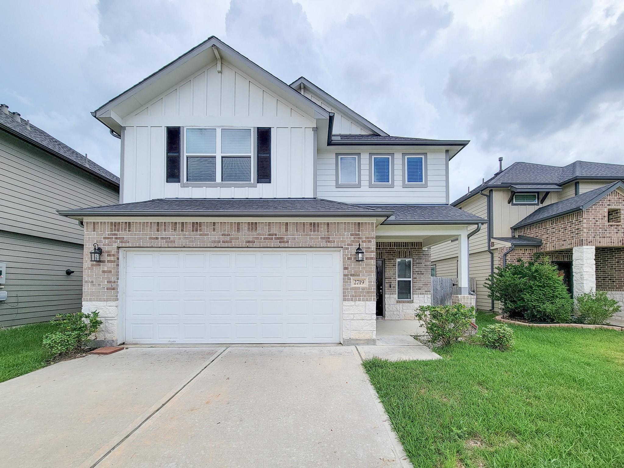 2719 Oakleaf Ash Lane — photo