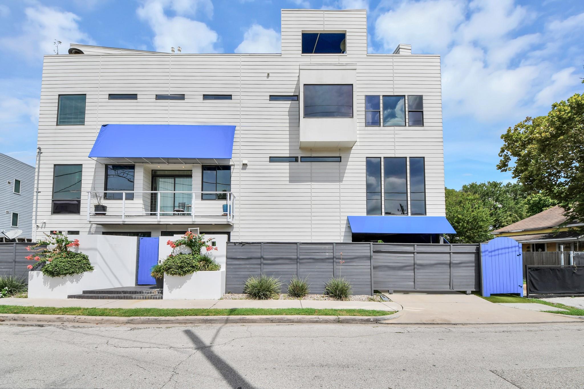 1614 Center Street — photo