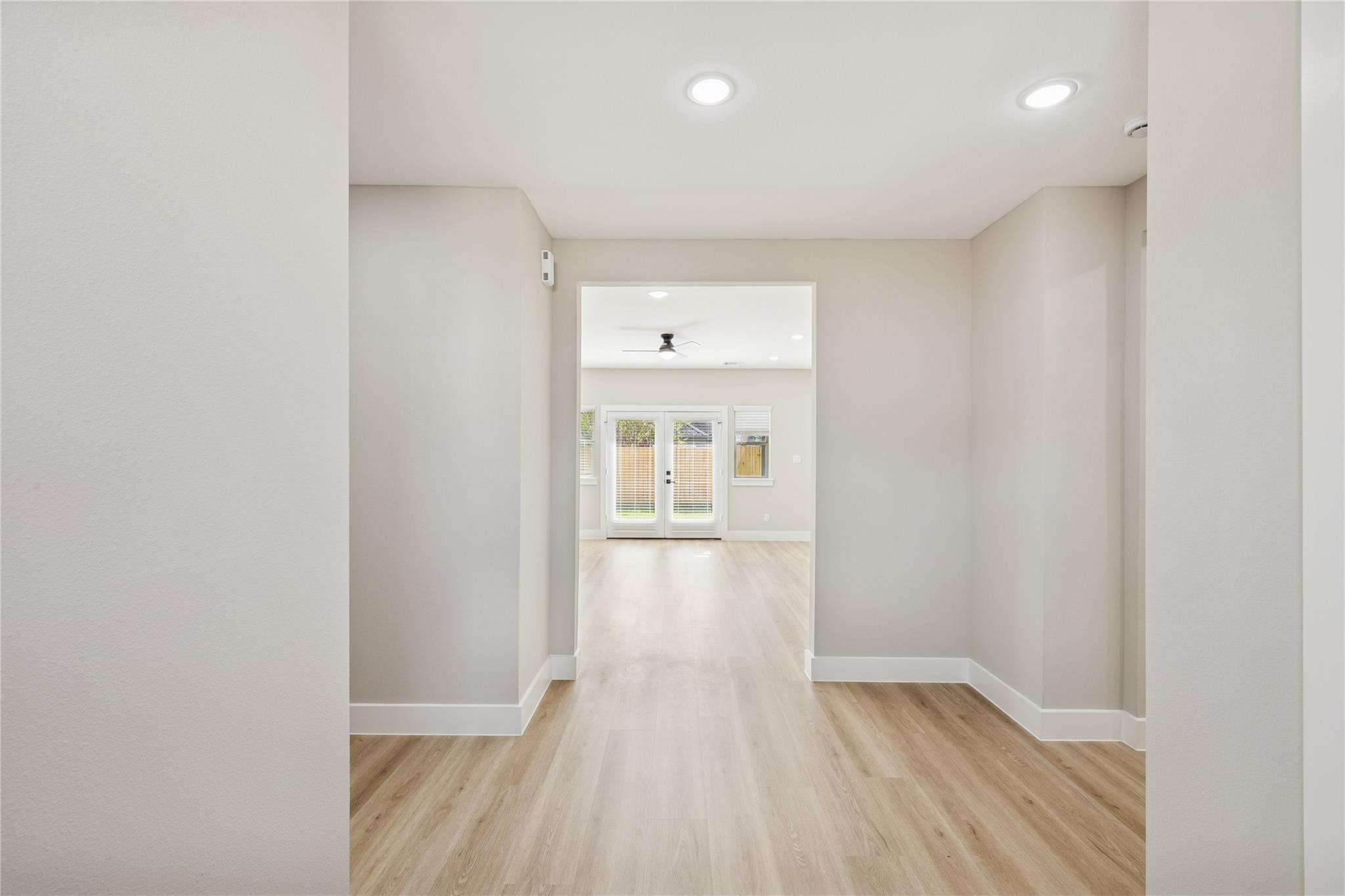 2618 Martinas Ct — photo