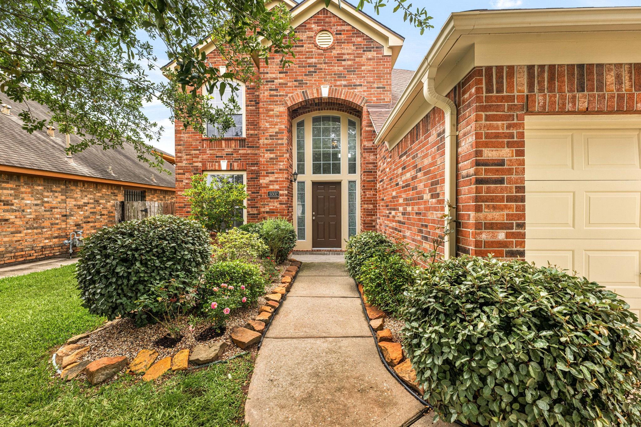 9302 Tracelawn Court — photo