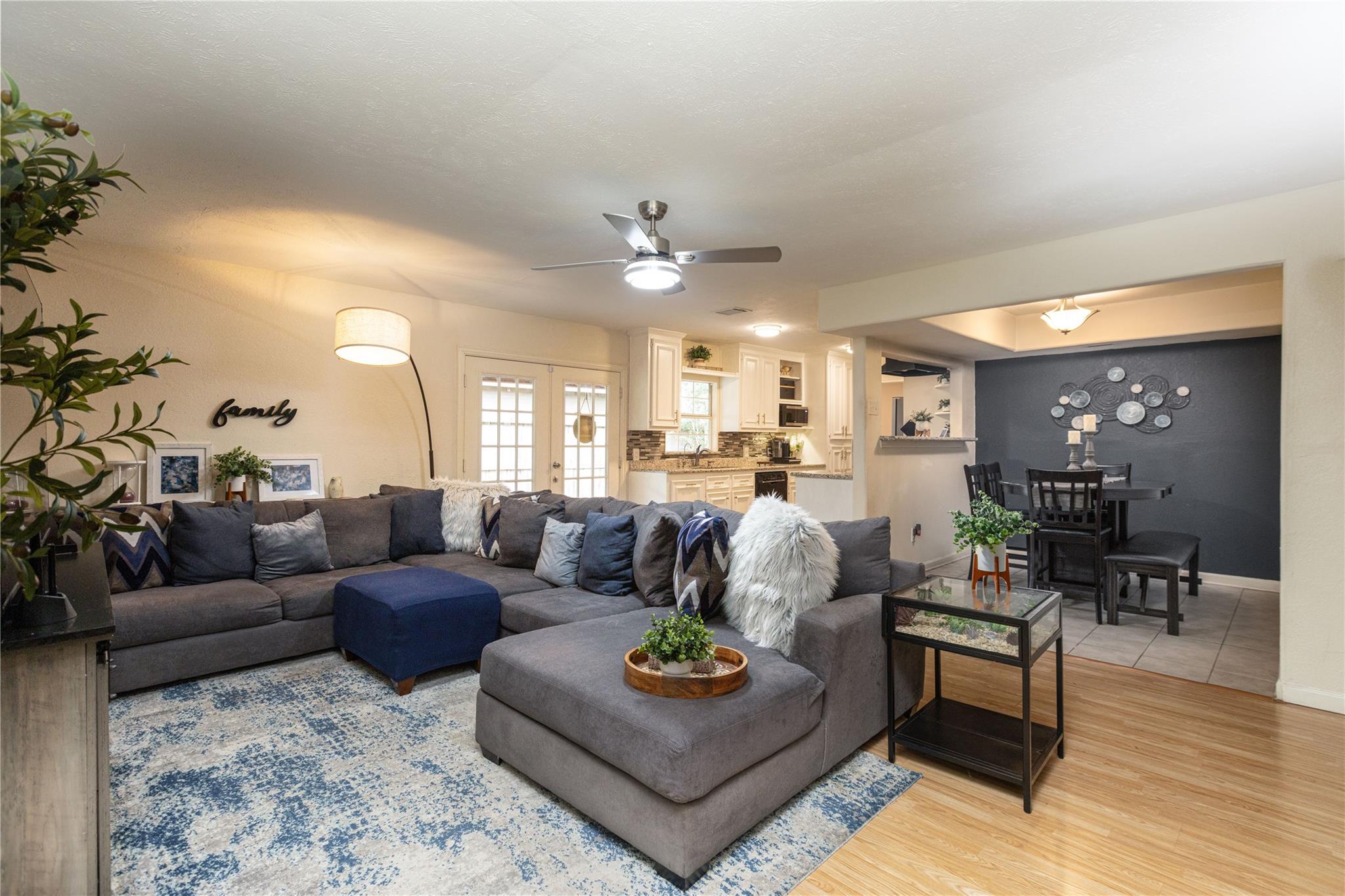 14007 Lorne Drive — photo