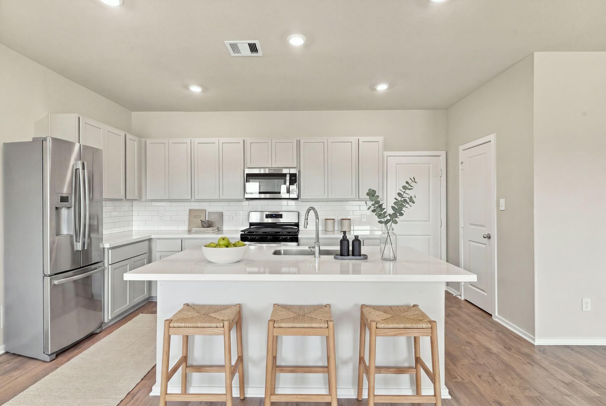 3530 Cardinal Pointe Drive, Angleton, TX 77515 — photo 2