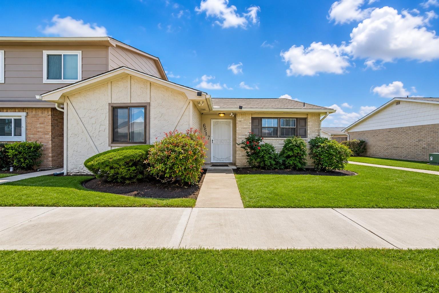 6517 S Briar Bayou Drive — photo