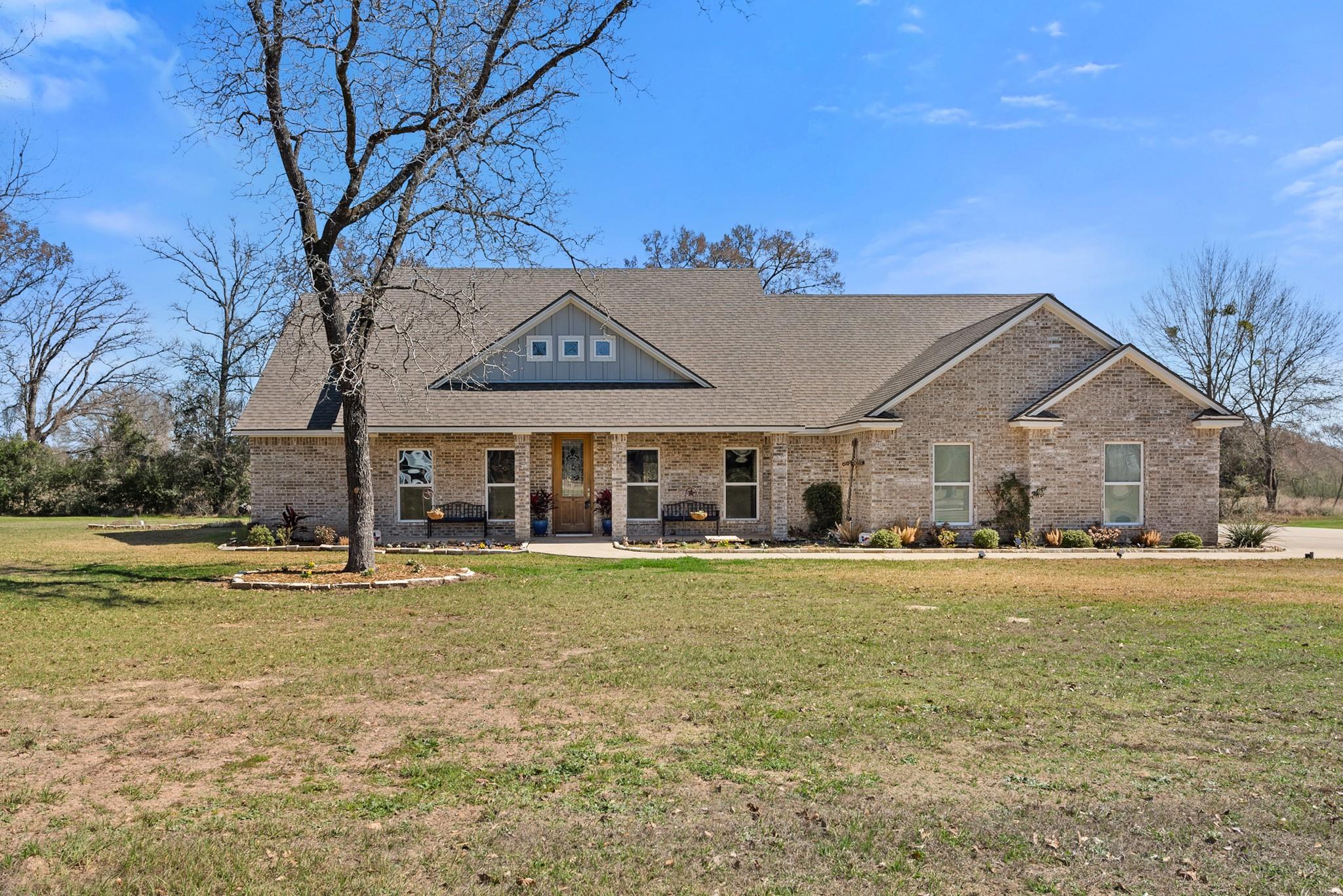 9066 King Oaks Drive — photo