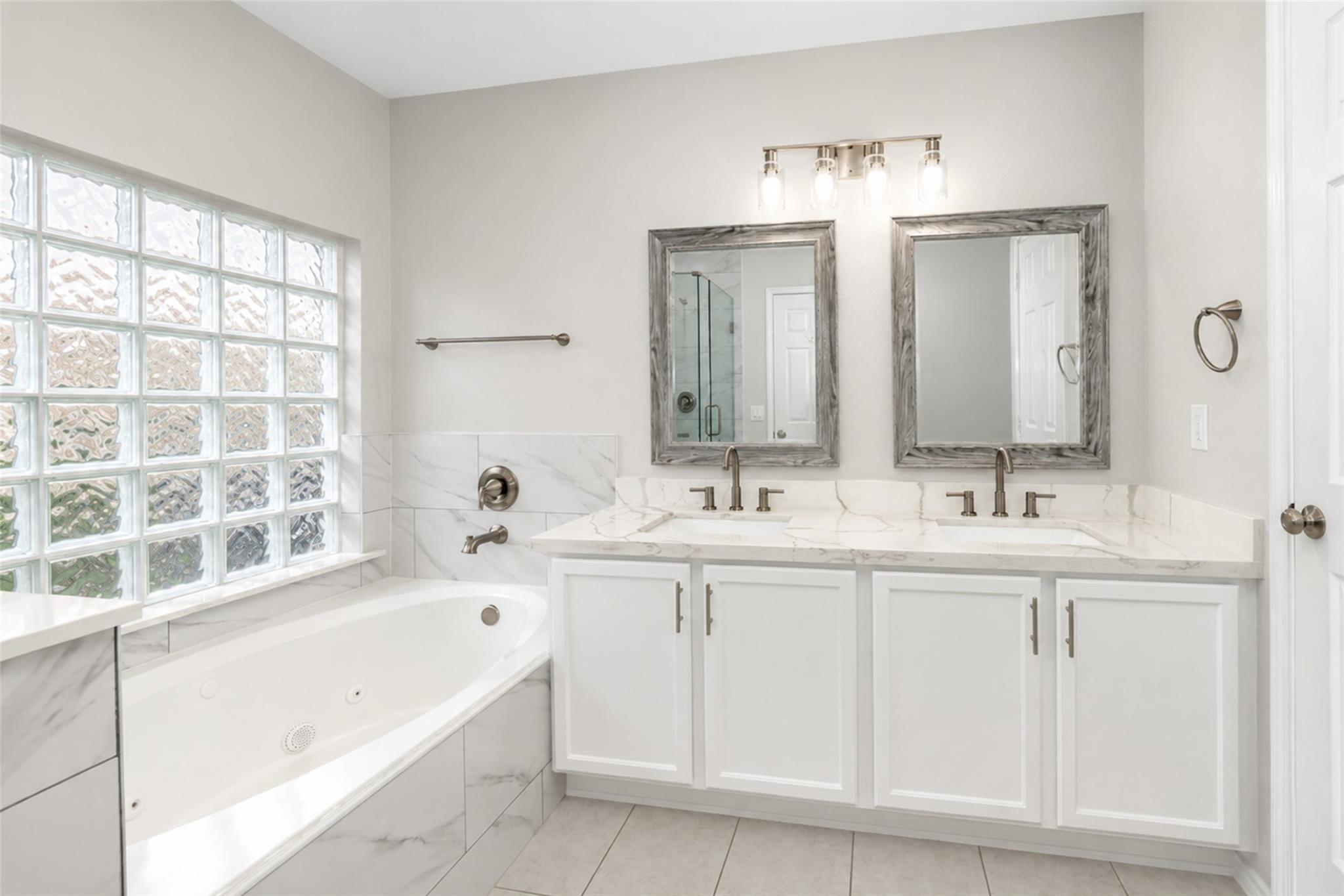 4815 Cliffpoint Court — photo