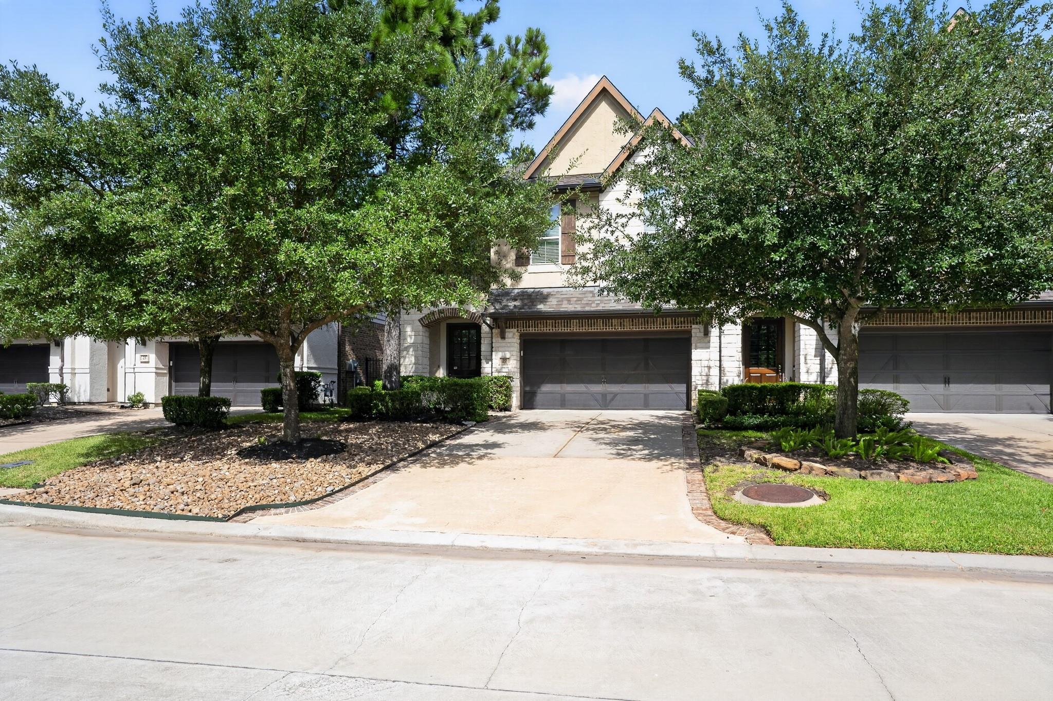 27 Daffodil Meadow Place — photo