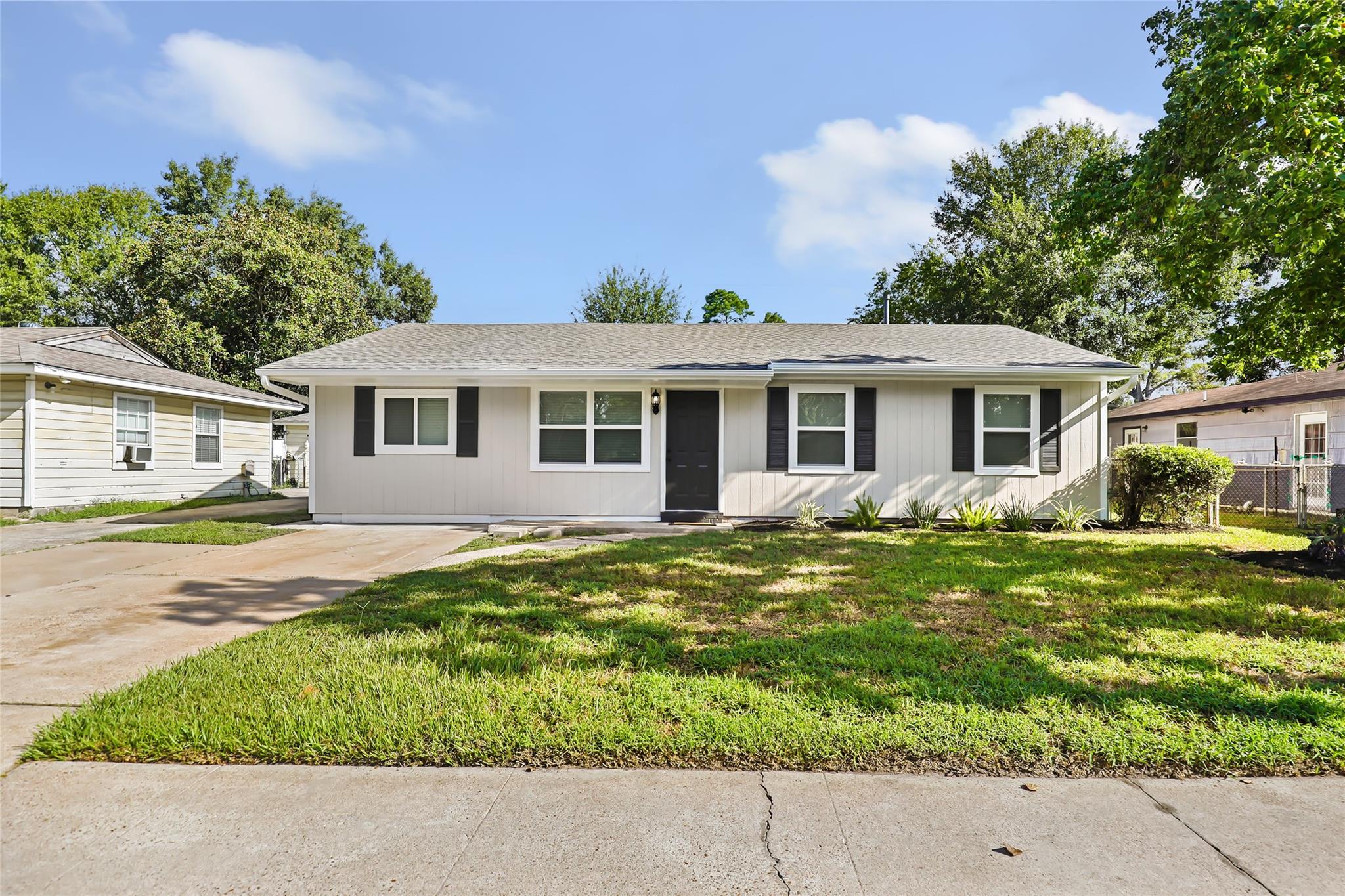 7111 Oak Village Drive — photo
