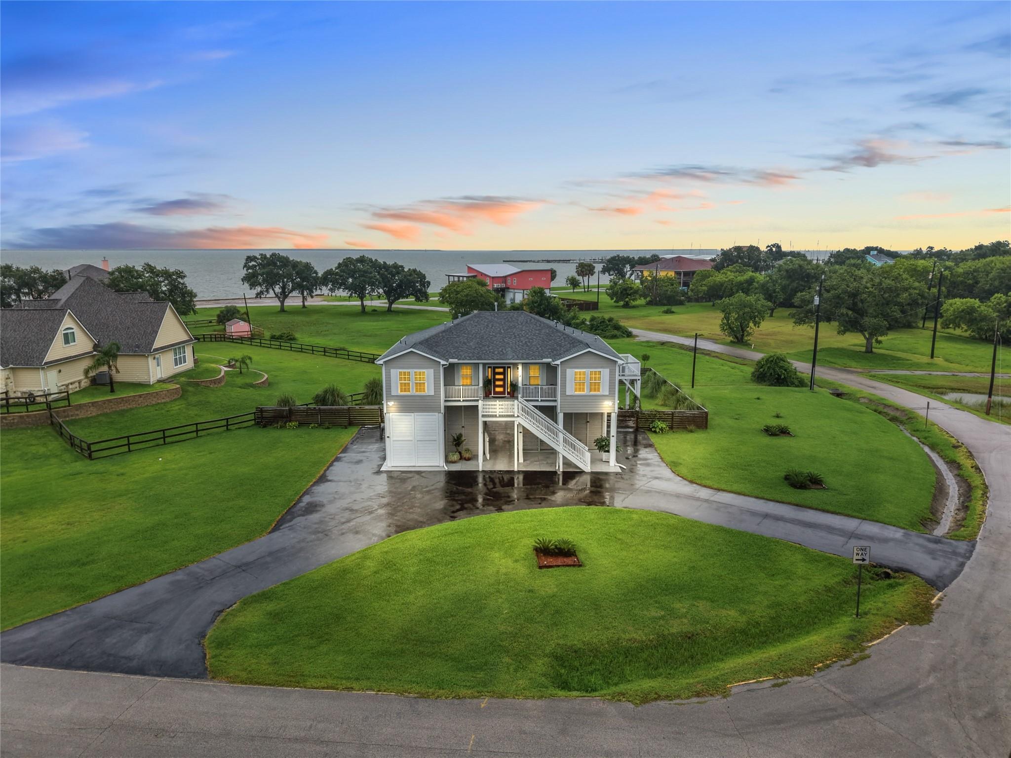 4 Shore Acres Circle — photo