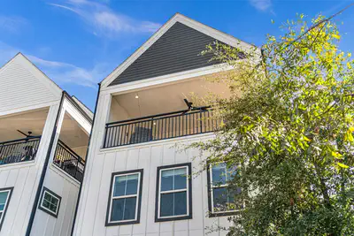 412 N Live Oak Street — photo