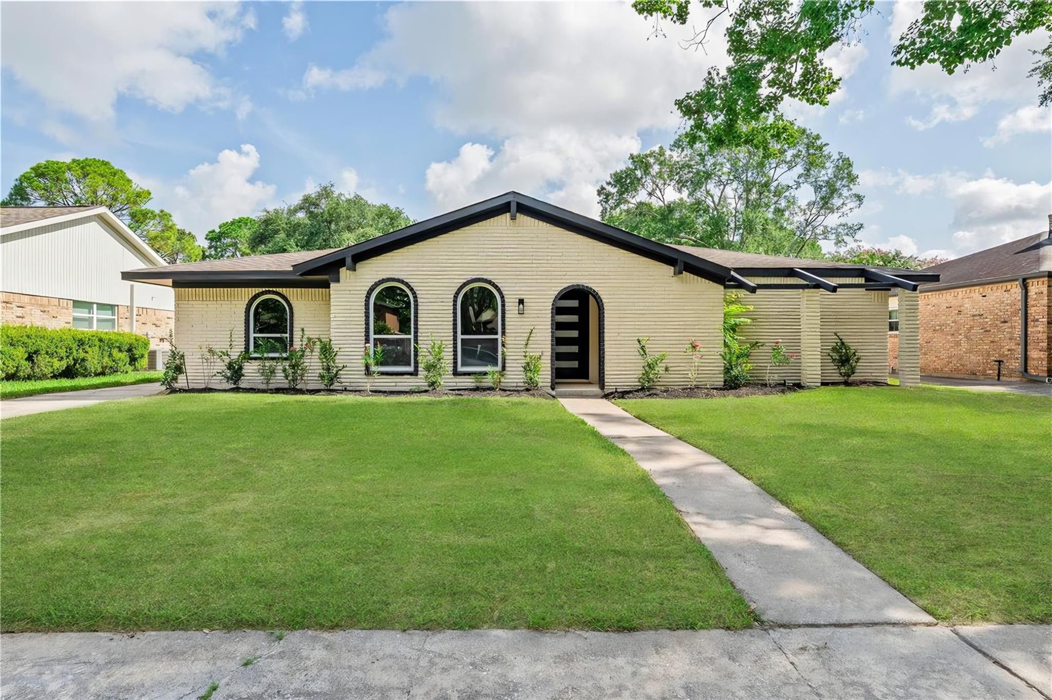 6114 Valkeith Drive — photo