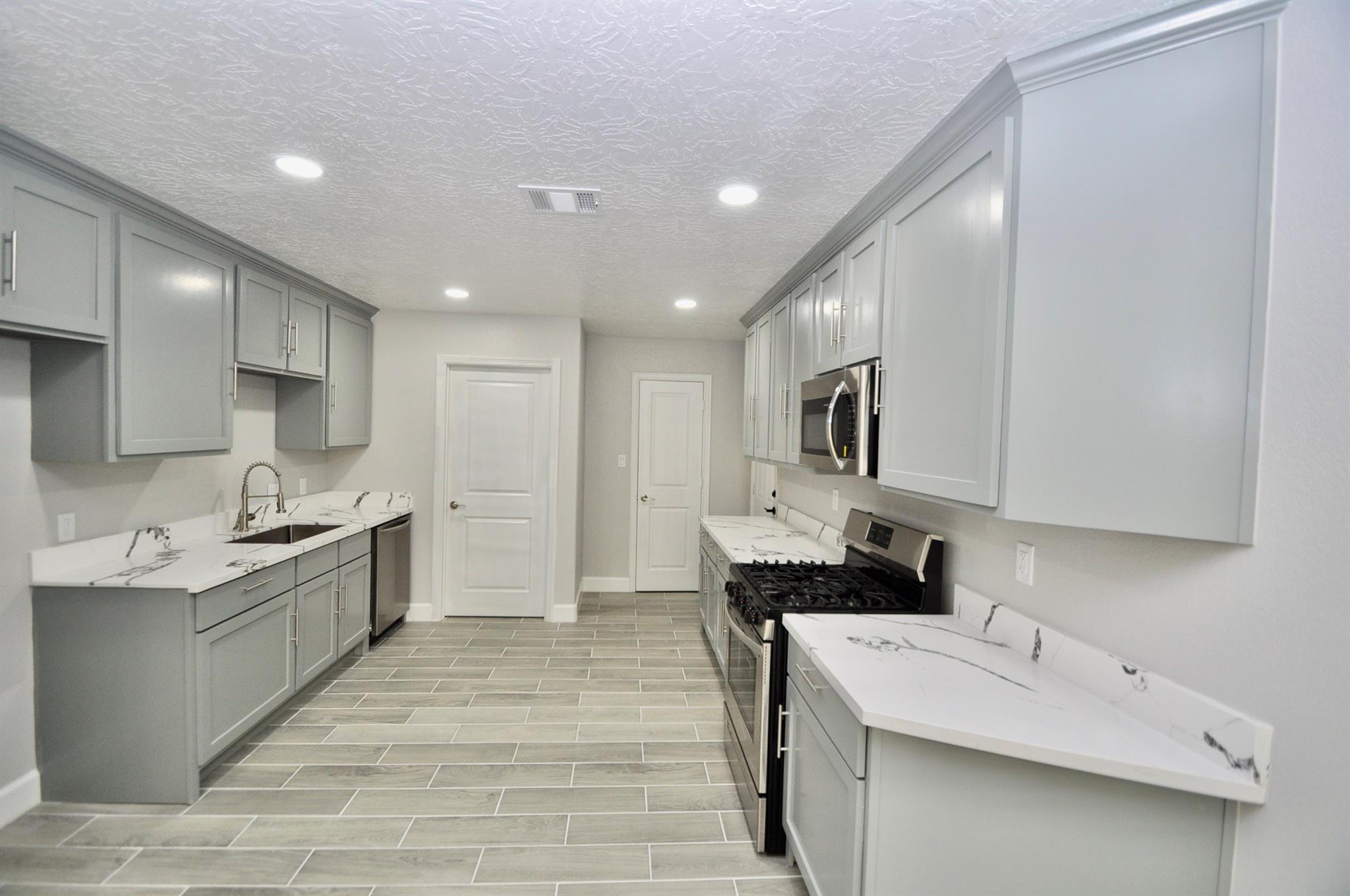 734 Hambrick Court — photo