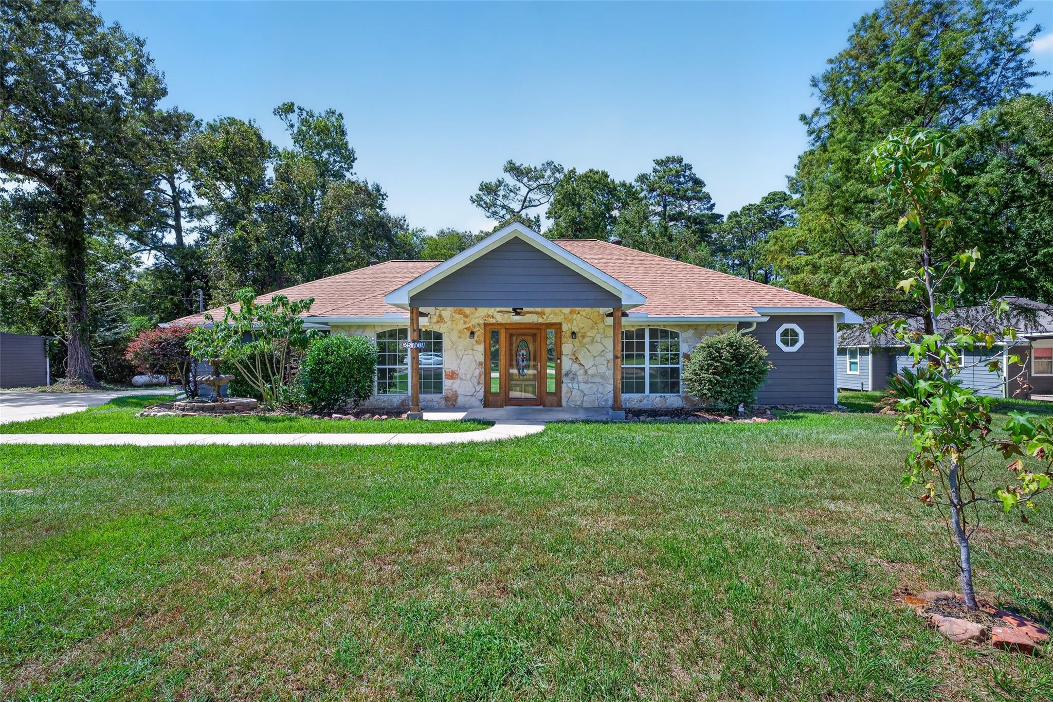 25709 Parkway Drive — photo