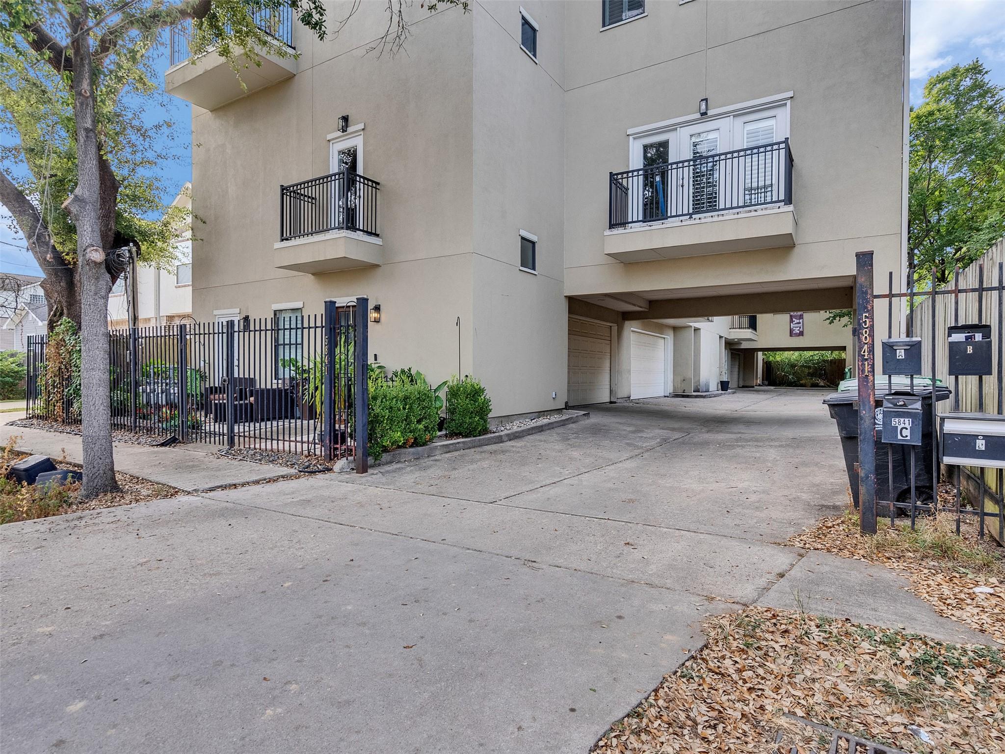 5841 Darling Street #B — photo