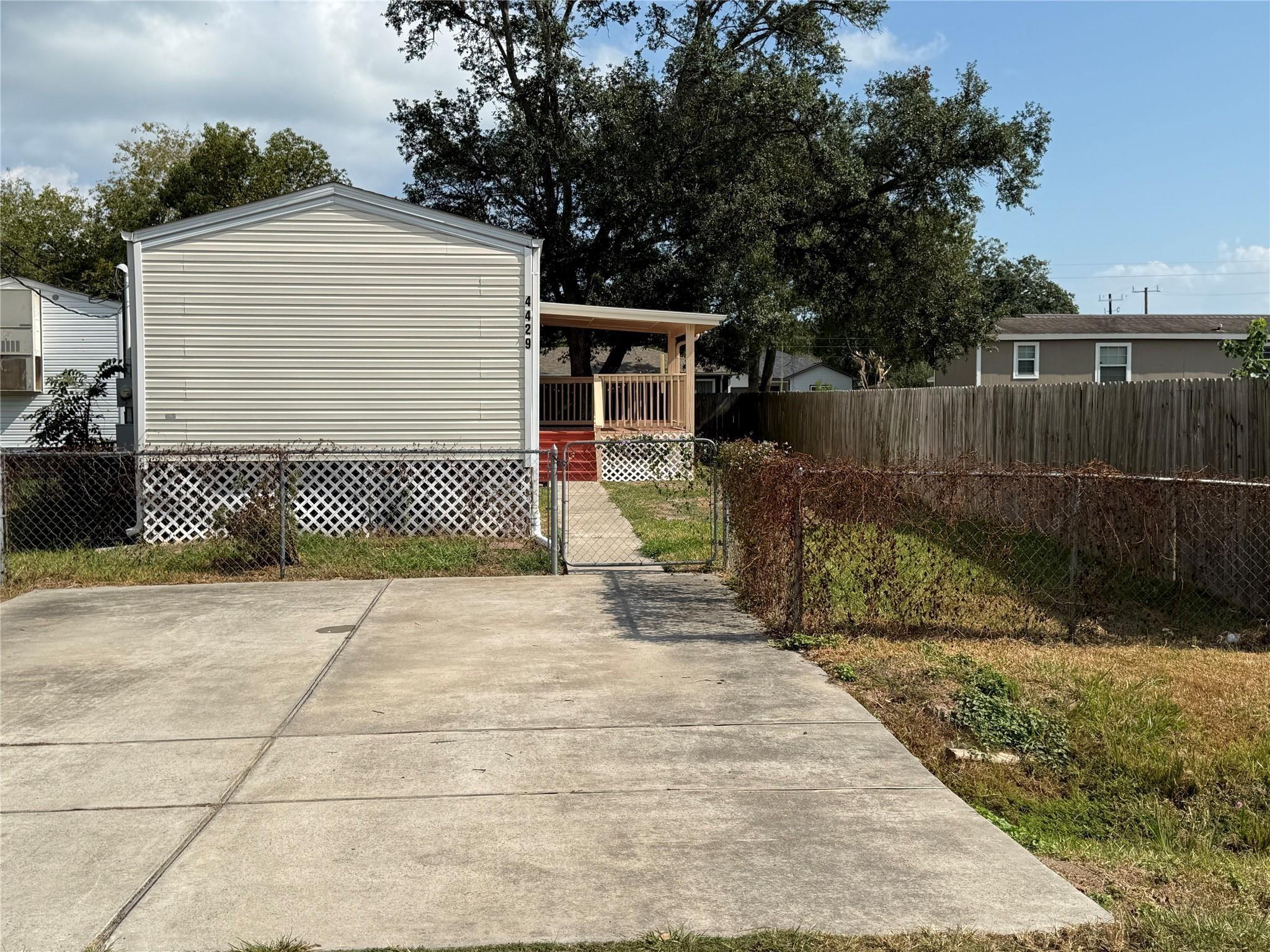 4429 16th Street — photo