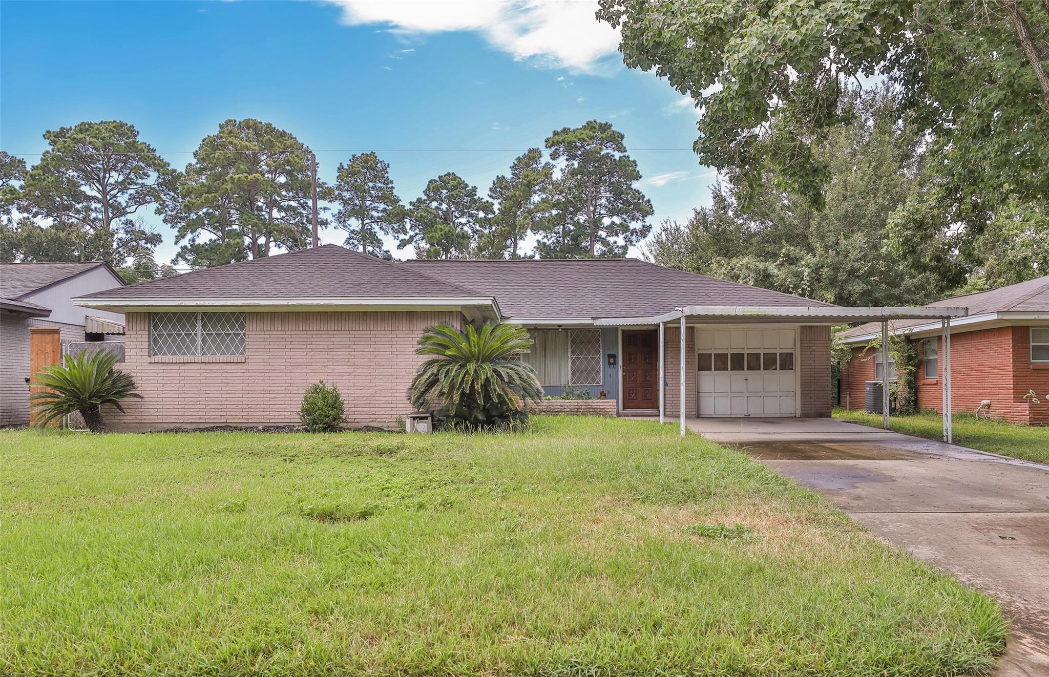 851 Sara Rose Street — photo